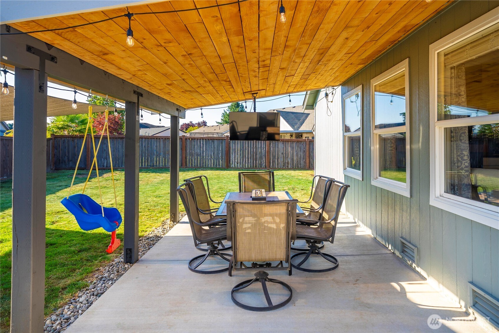 215 Orting Avenue Property Photo 12