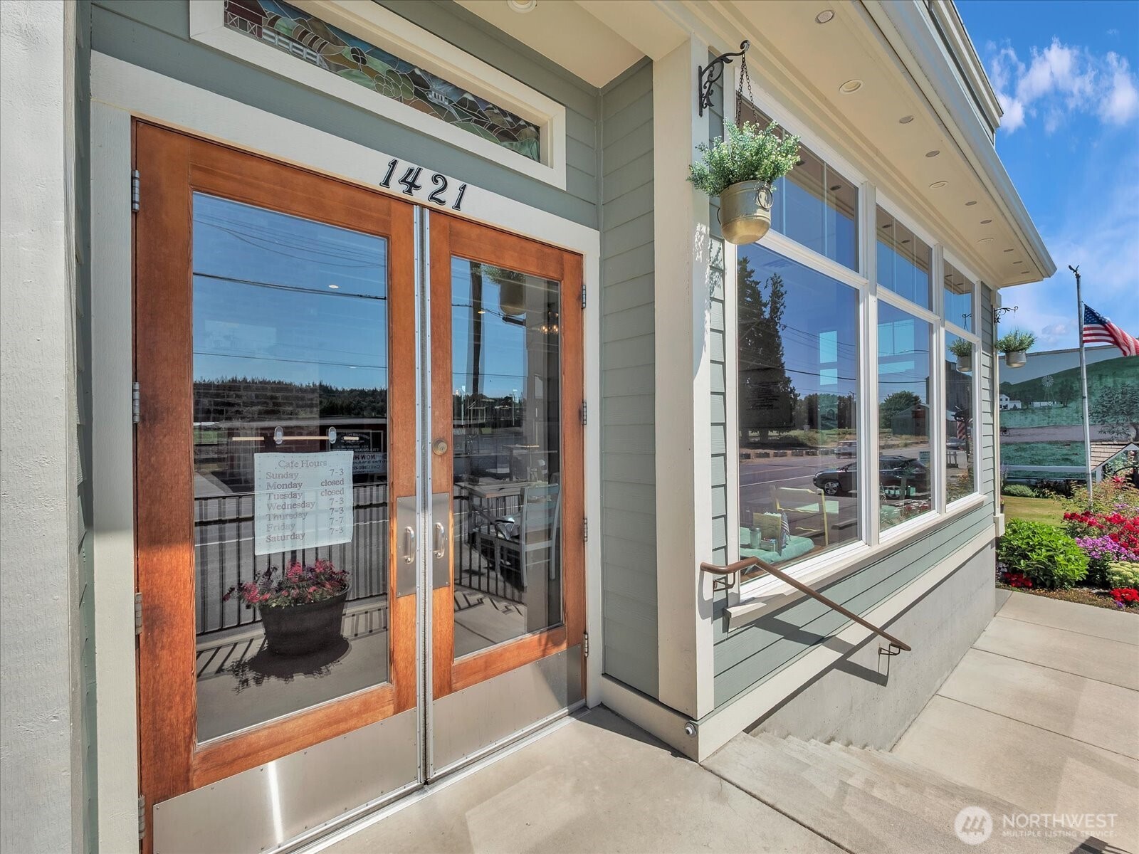 1421 Pioneer Highway Property Photo 3