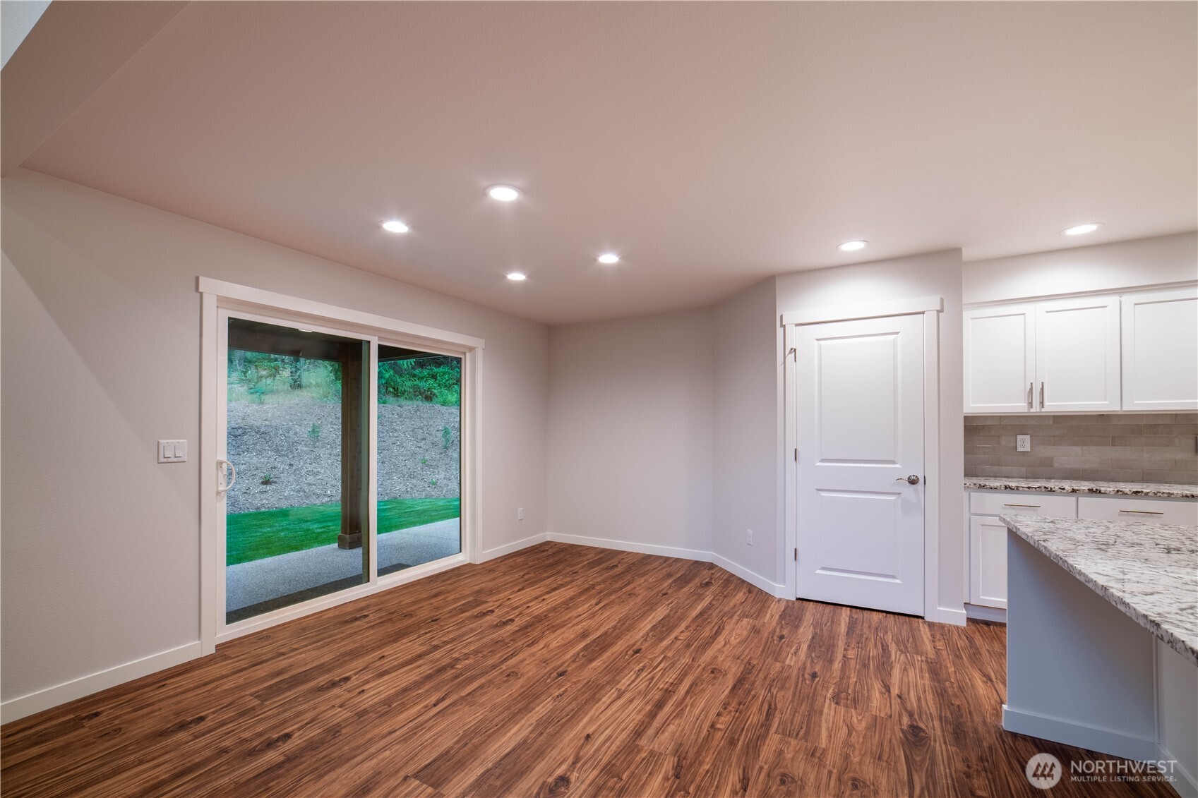 6981 Lakewood Park Lane Property Photo 7