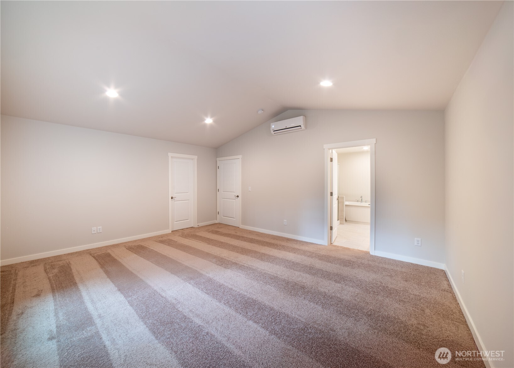 6981 Lakewood Park Lane Property Photo 10