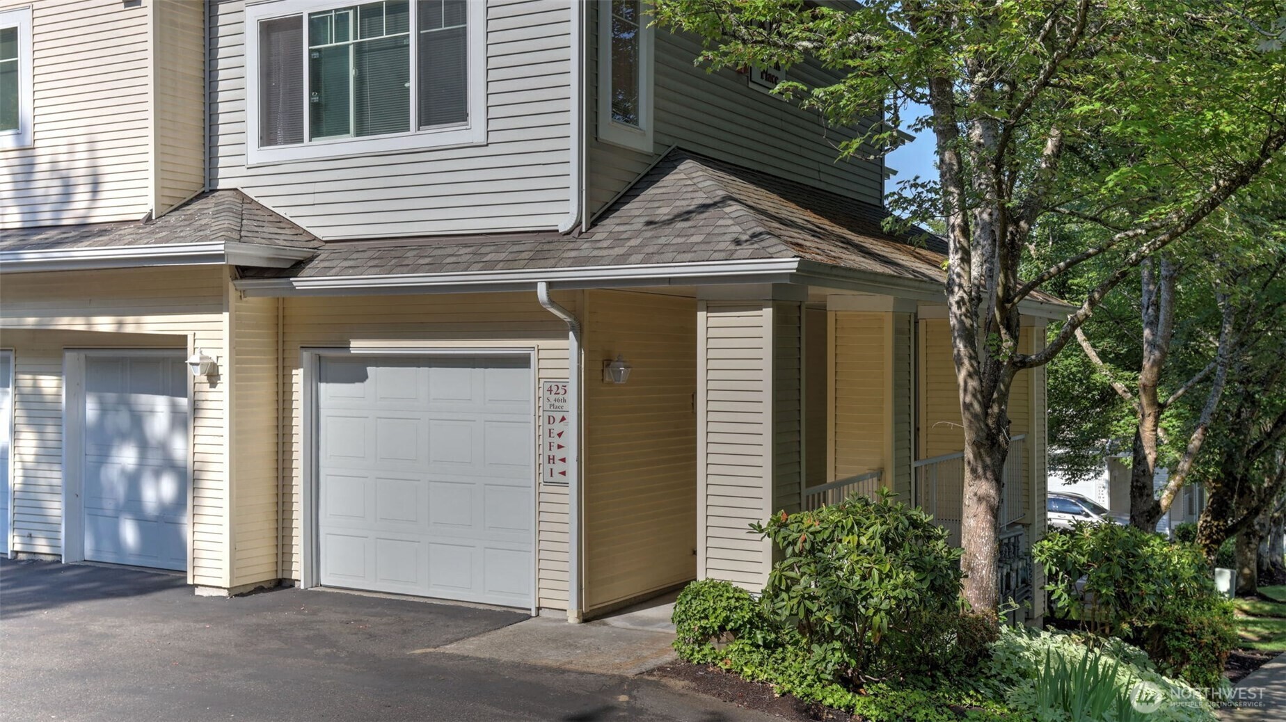 425 S 46th Place E Property Photo 1