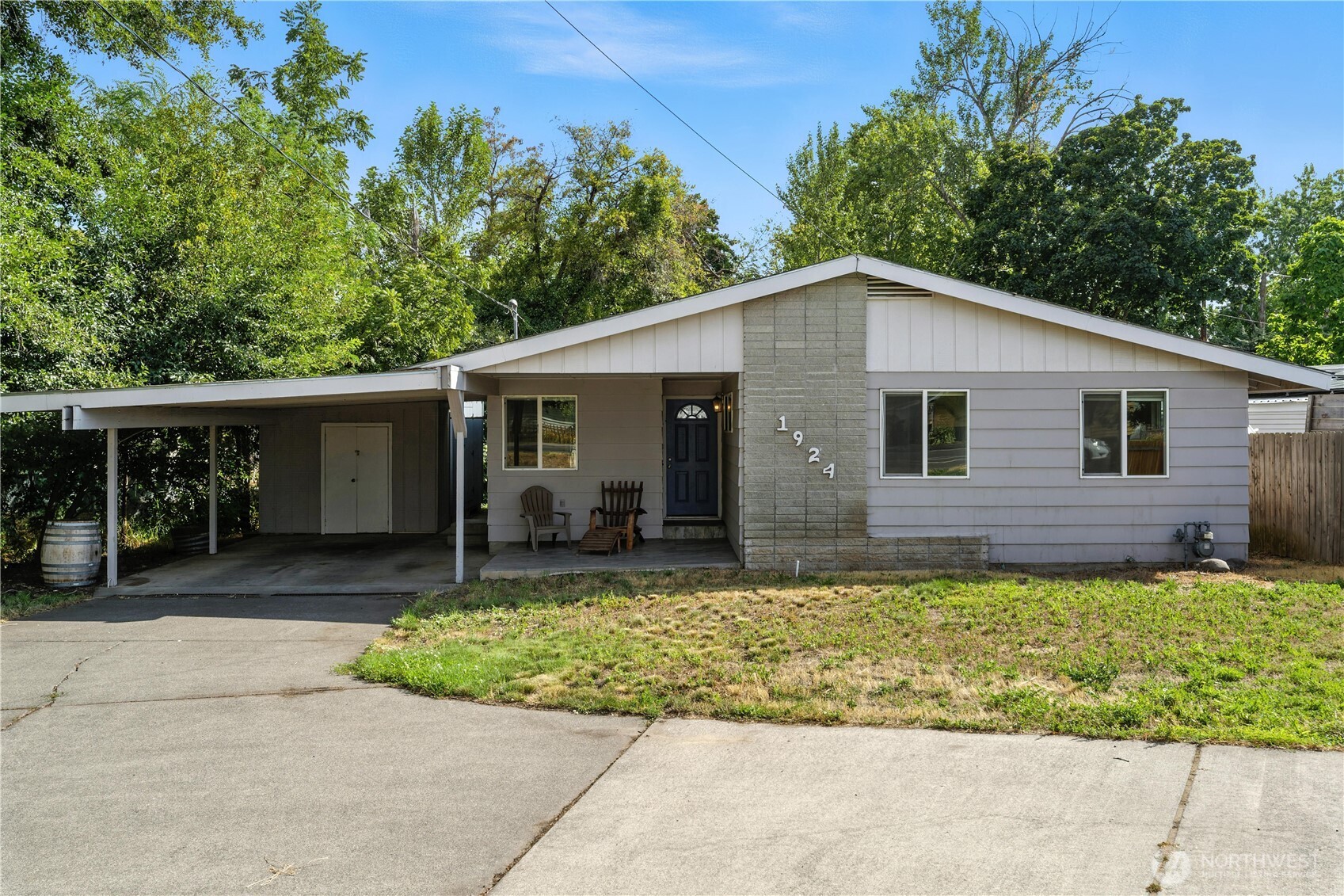 1924 E Alder Street Property Photo 1
