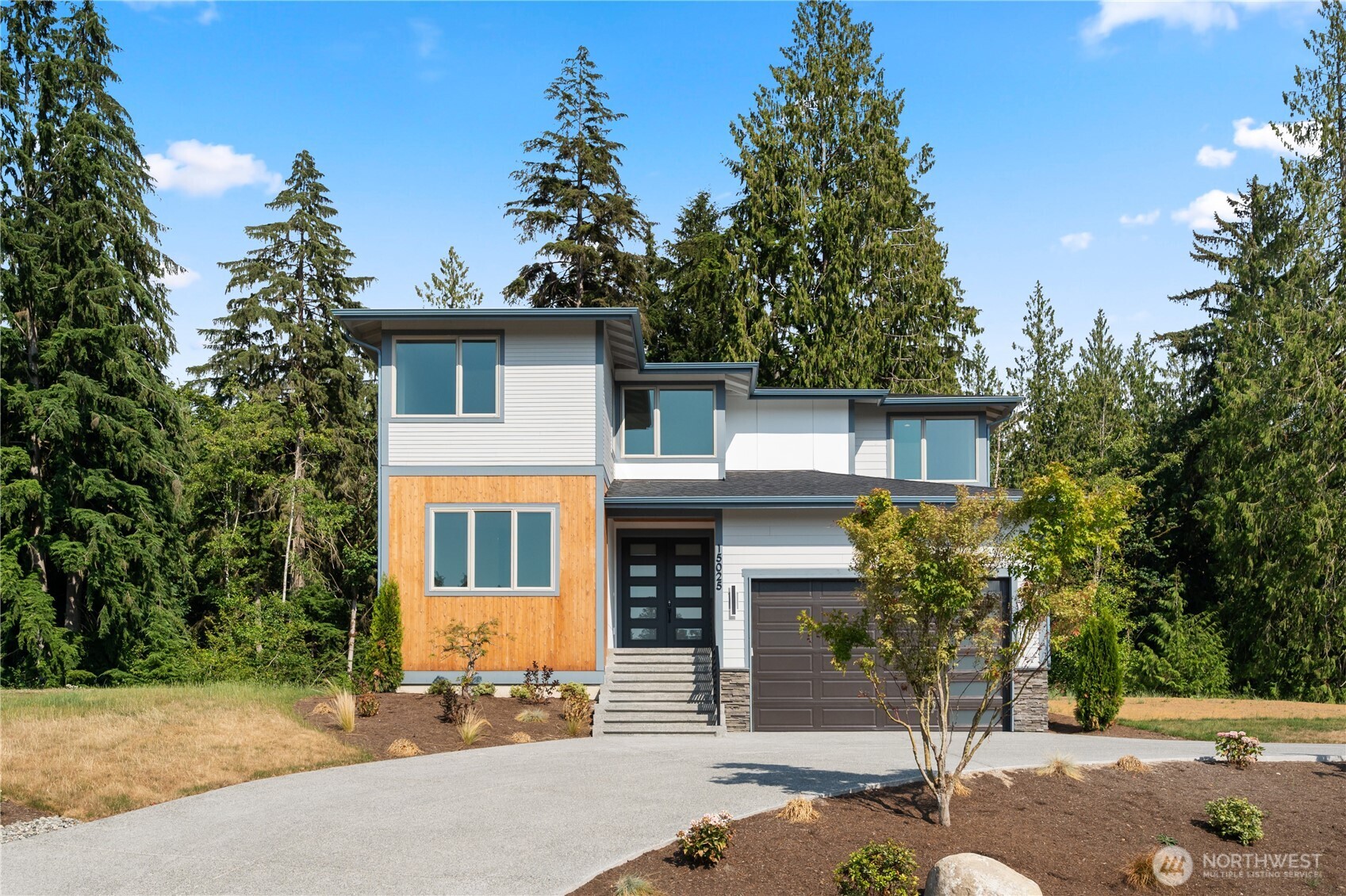 15025 250th Drive Property Photo 1