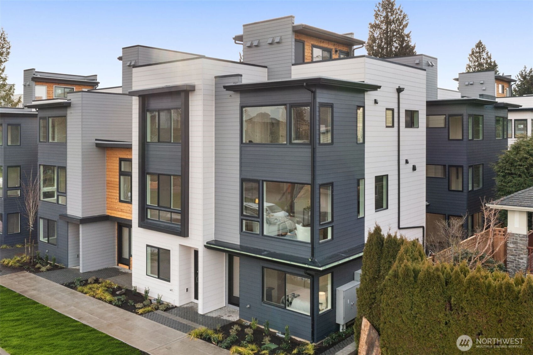 9223 B 14th Avenue Property Photo 1