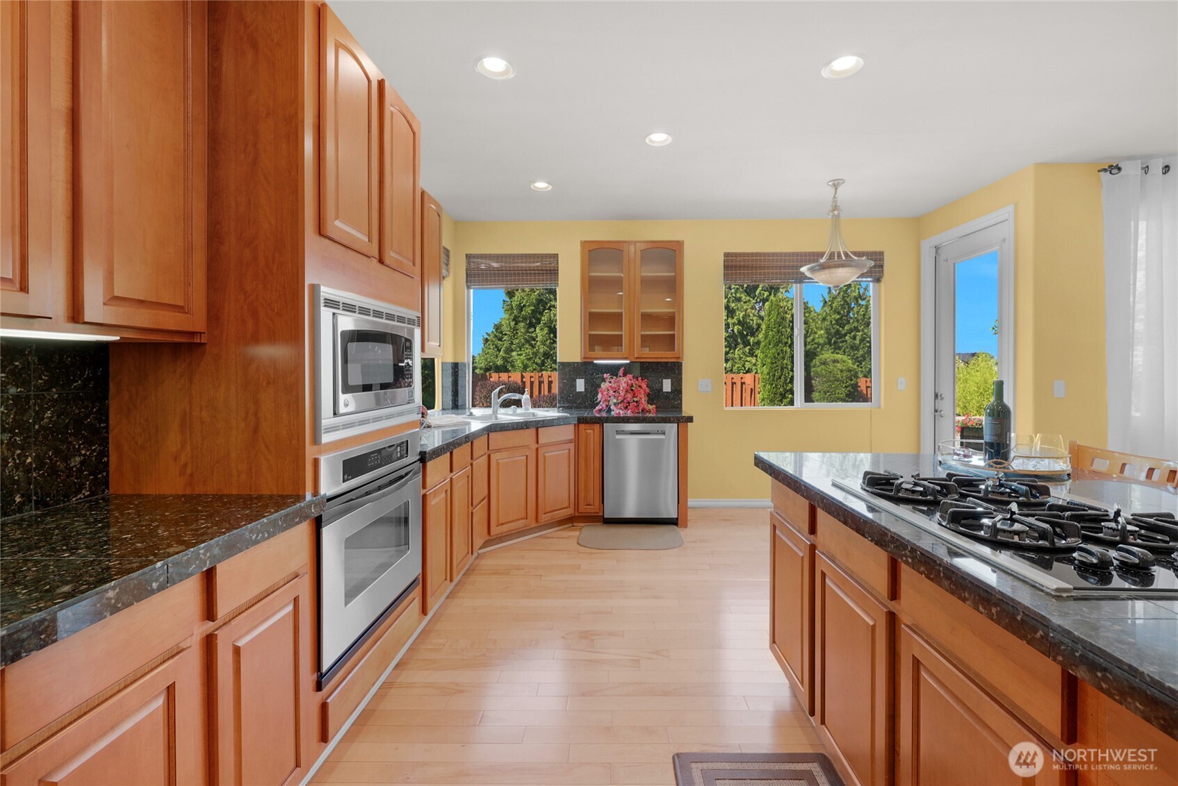 7019 135th Street Property Photo 9