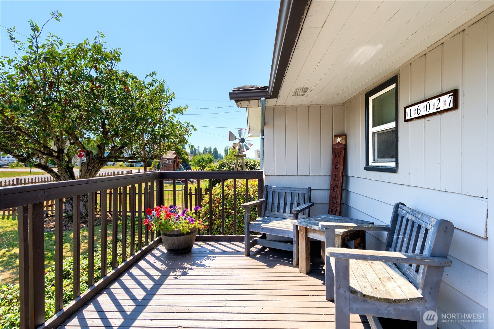 16027 W Division Street Property Photo 2