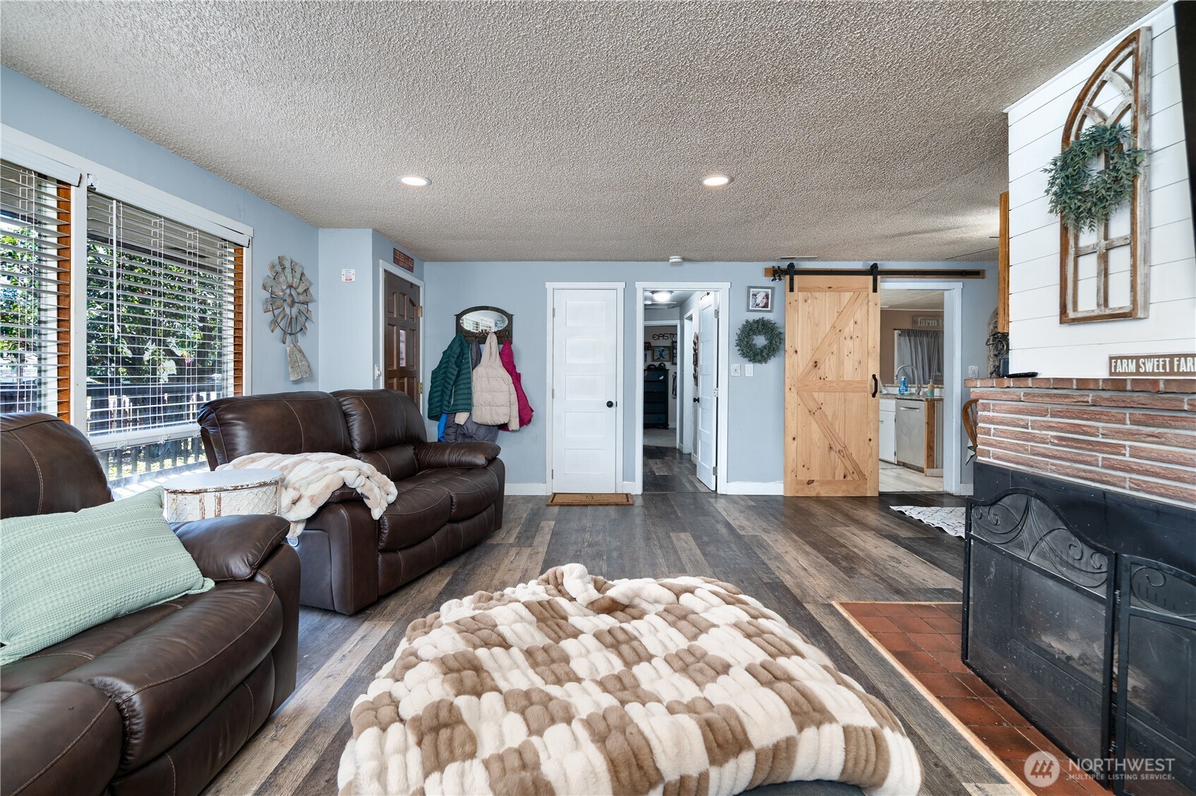 16027 W Division Street Property Photo 5