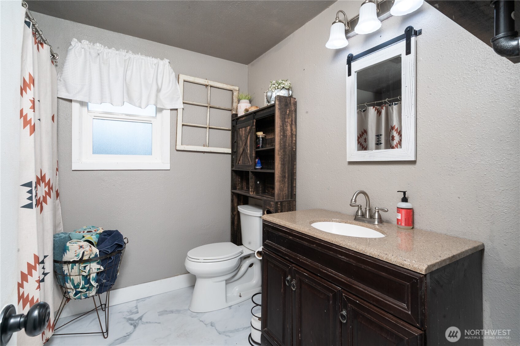 16027 W Division Street Property Photo 7