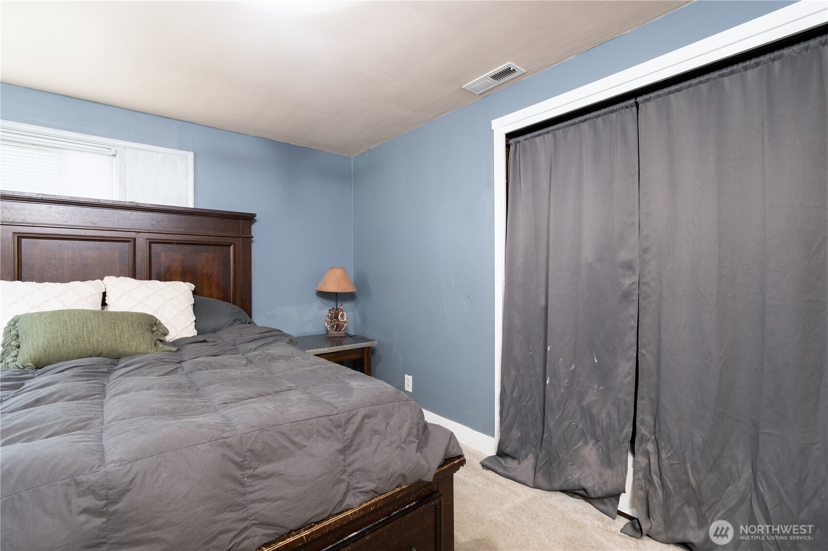 16027 W Division Street Property Photo 9