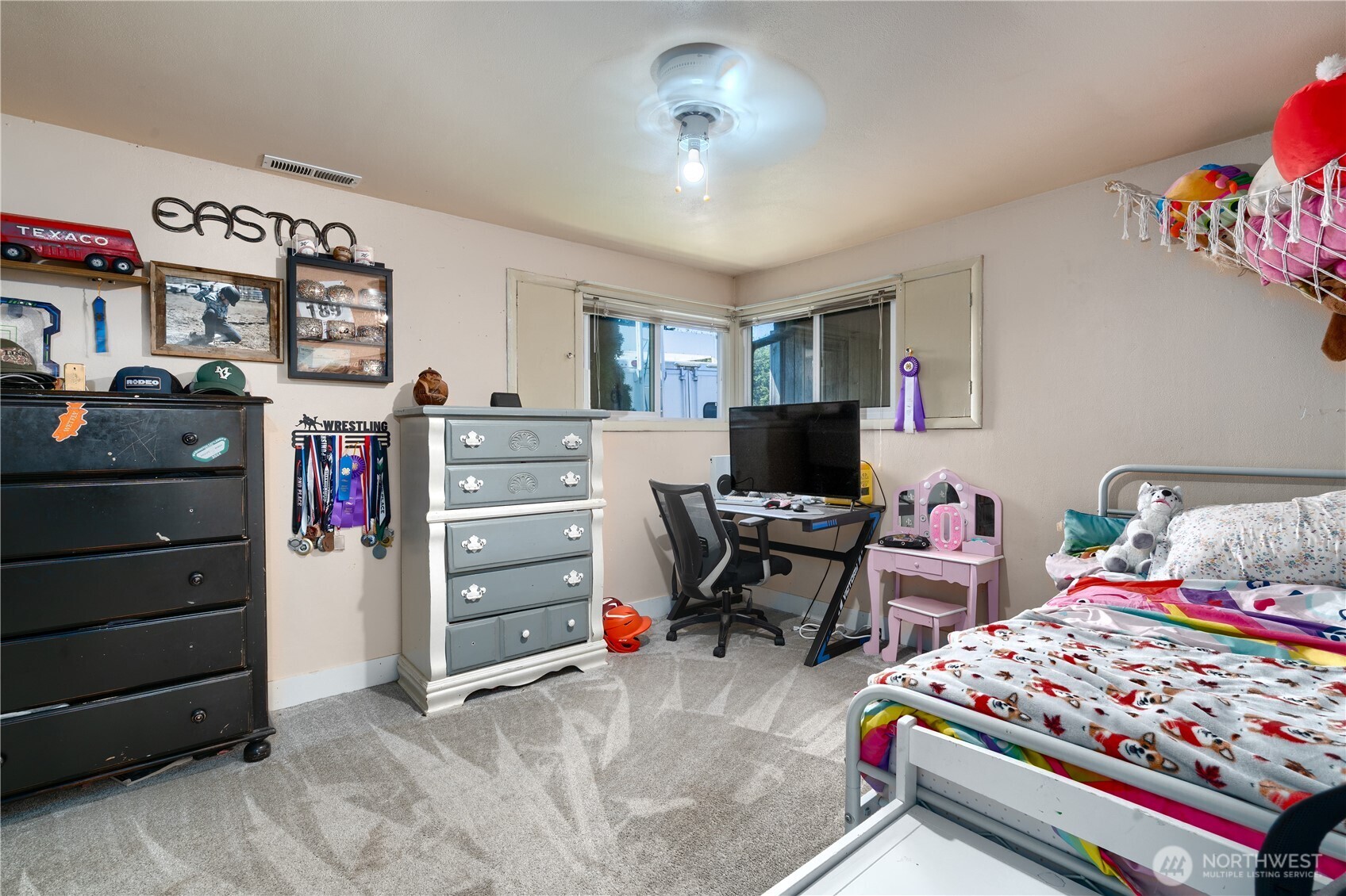 16027 W Division Street Property Photo 11