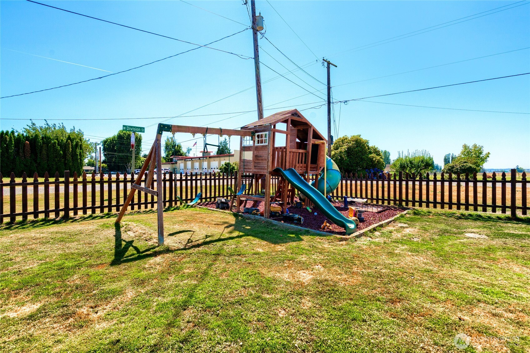 16027 W Division Street Property Photo 23