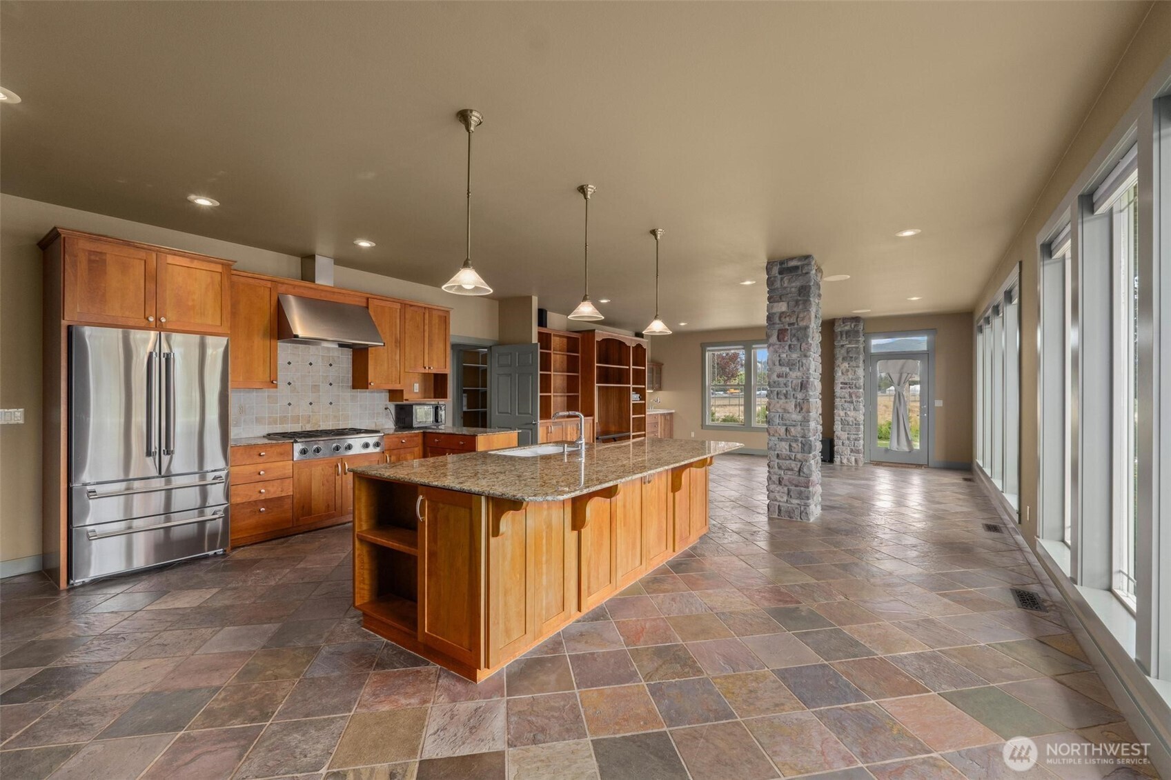 1900 Tamarack Street Property Photo 7