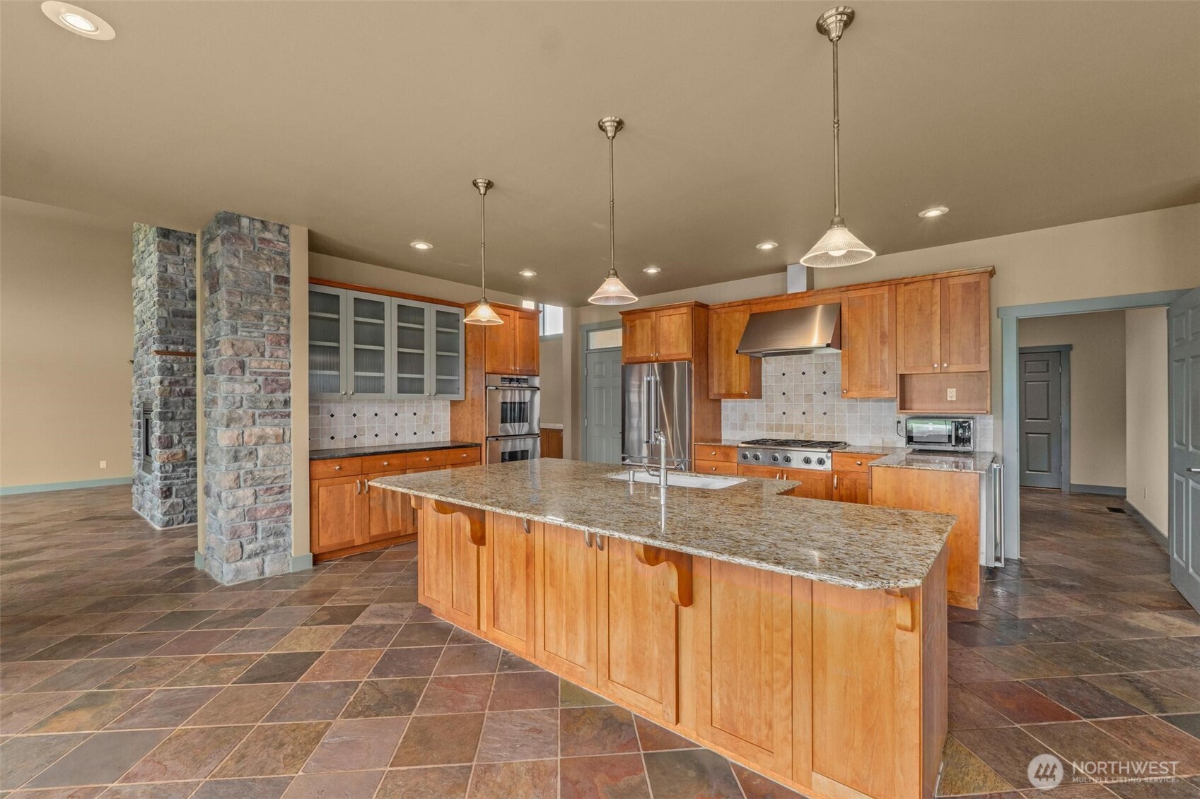 1900 Tamarack Street Property Photo 8