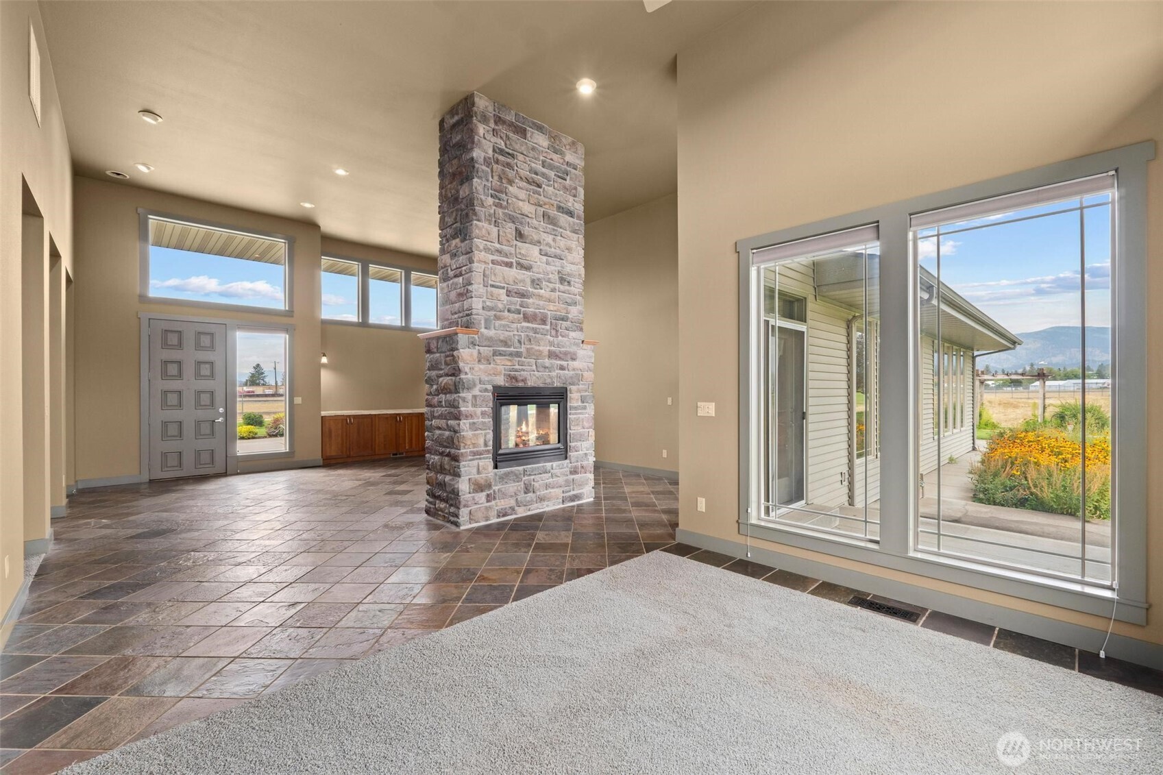 1900 Tamarack Street Property Photo 28