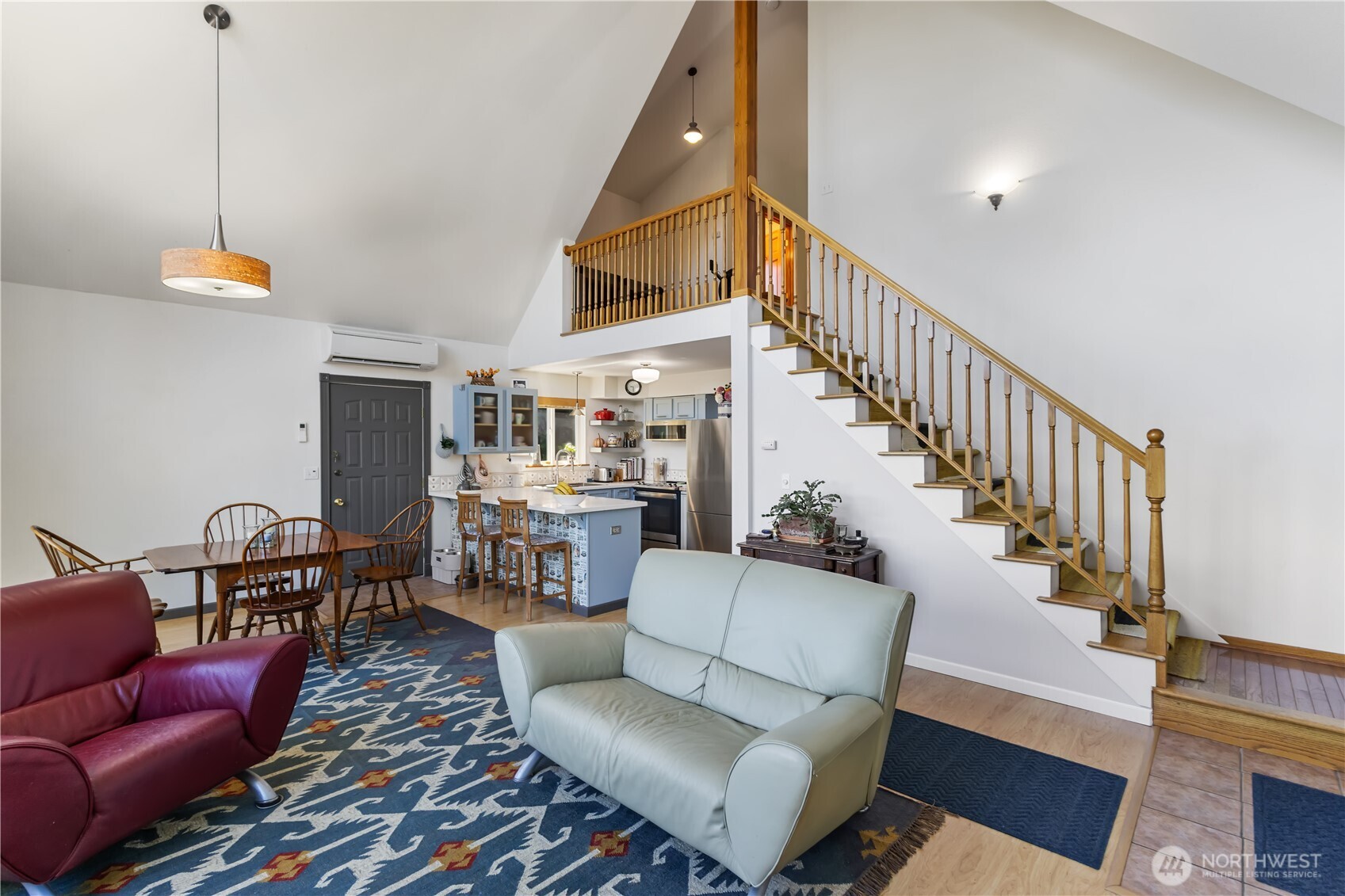 304698 Highway 101 Property Photo 6