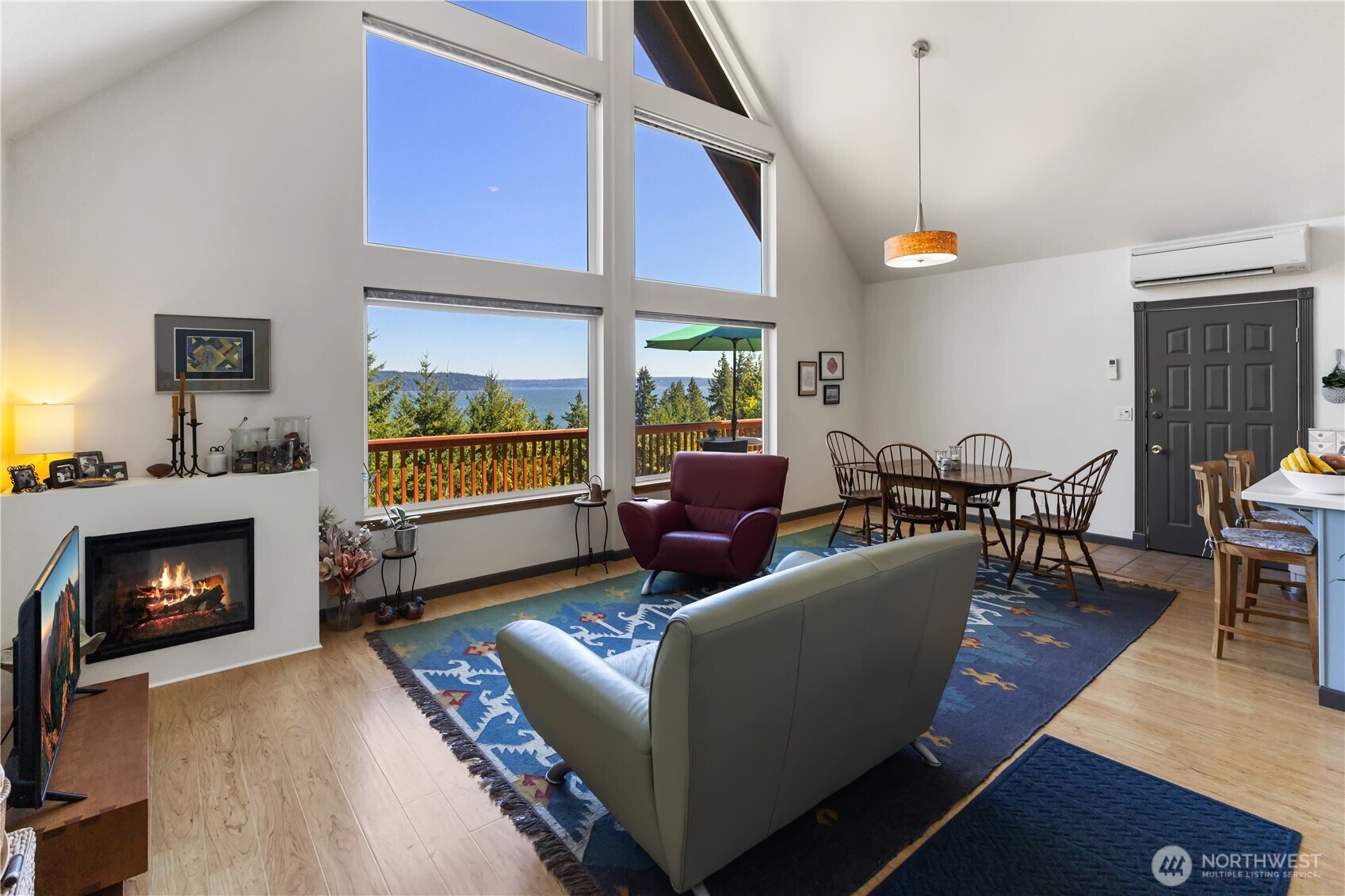 304698 Highway 101 Property Photo 7