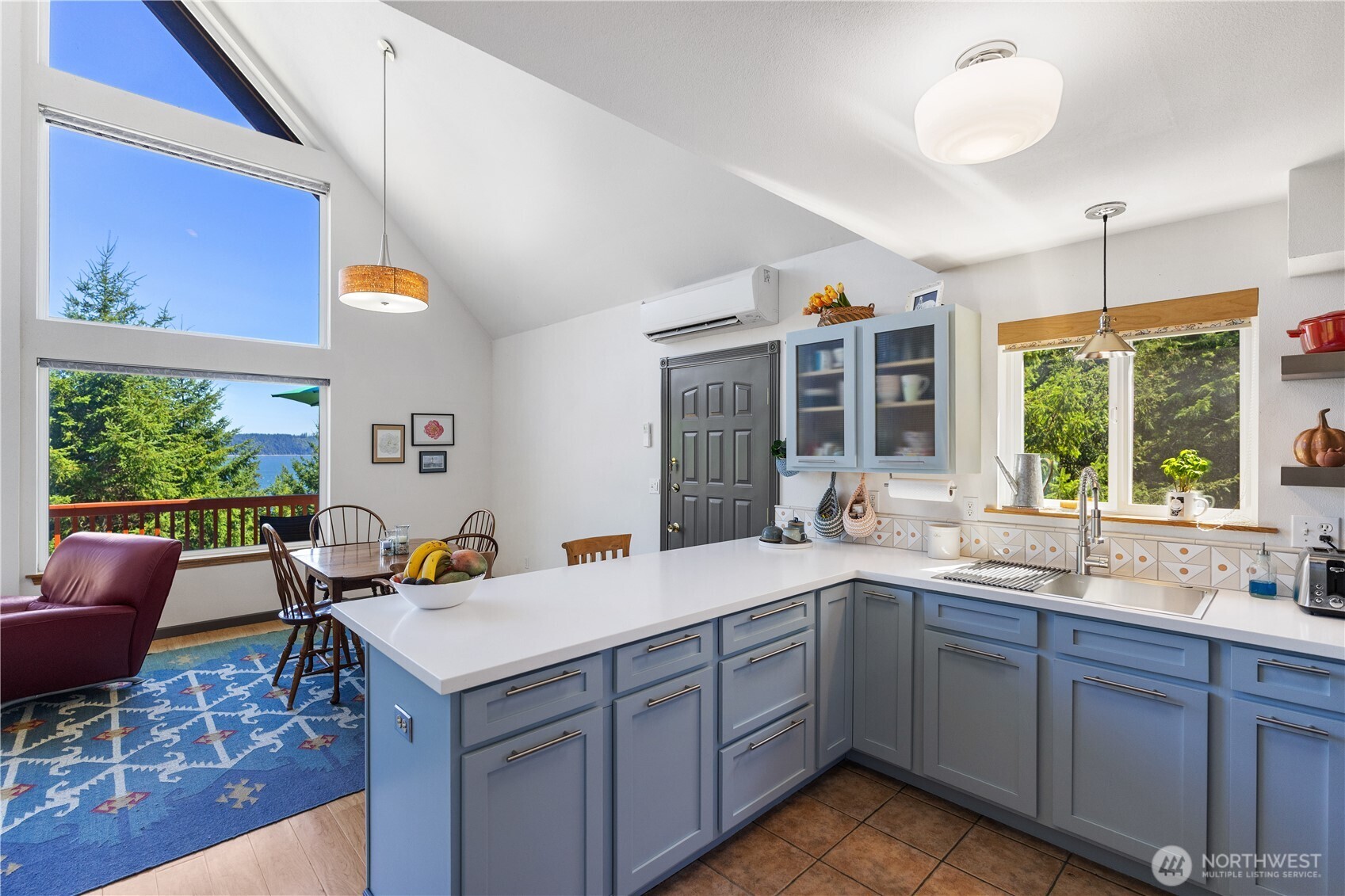 304698 Highway 101 Property Photo 8