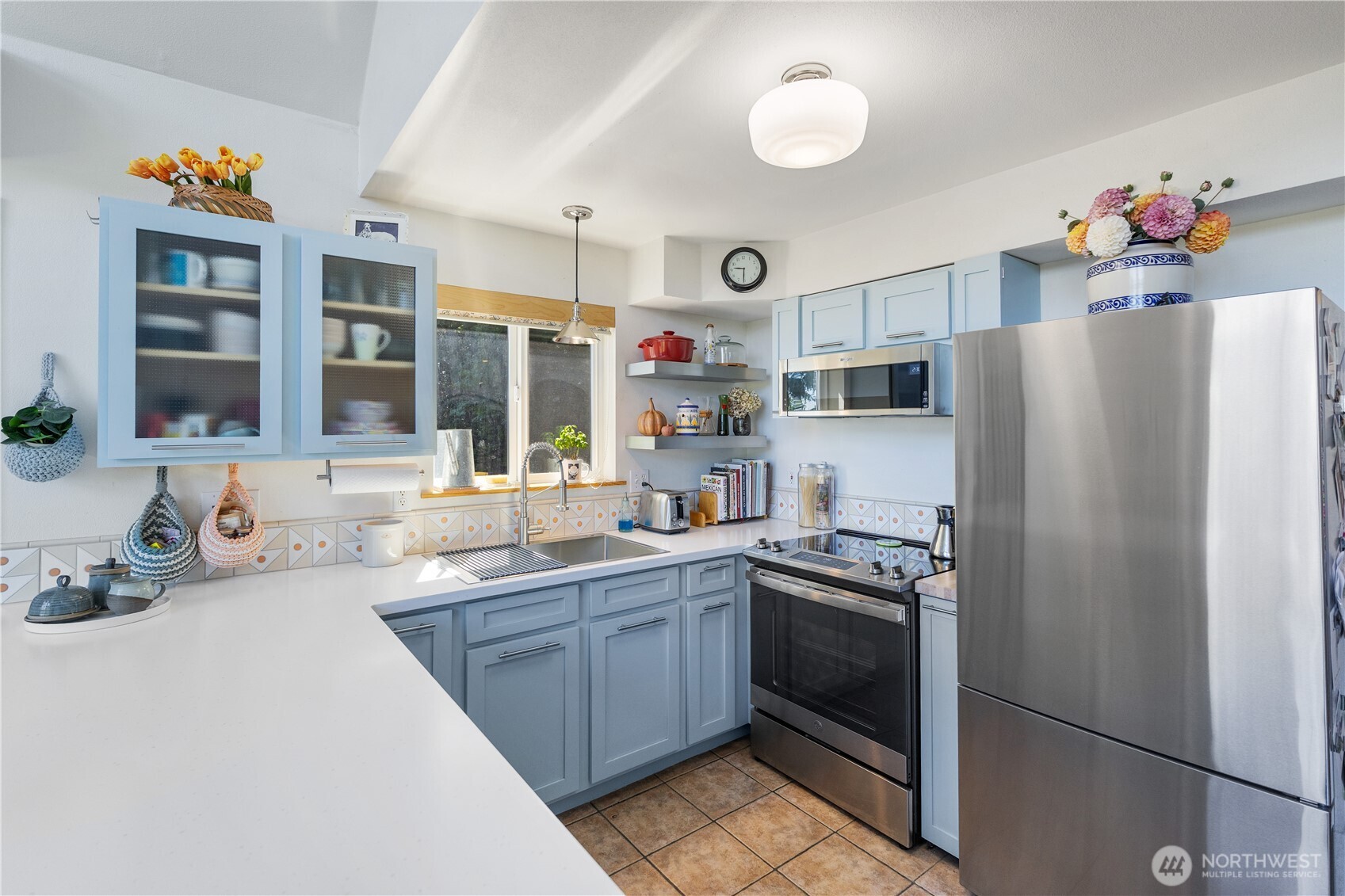 304698 Highway 101 Property Photo 10