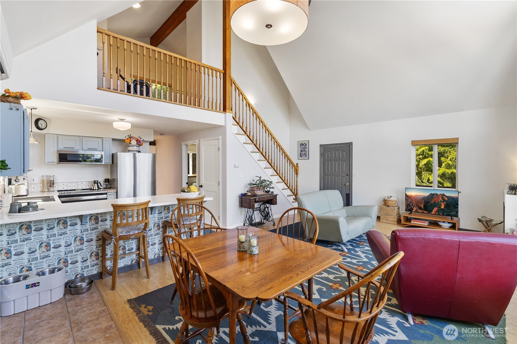 304698 Highway 101 Property Photo 13