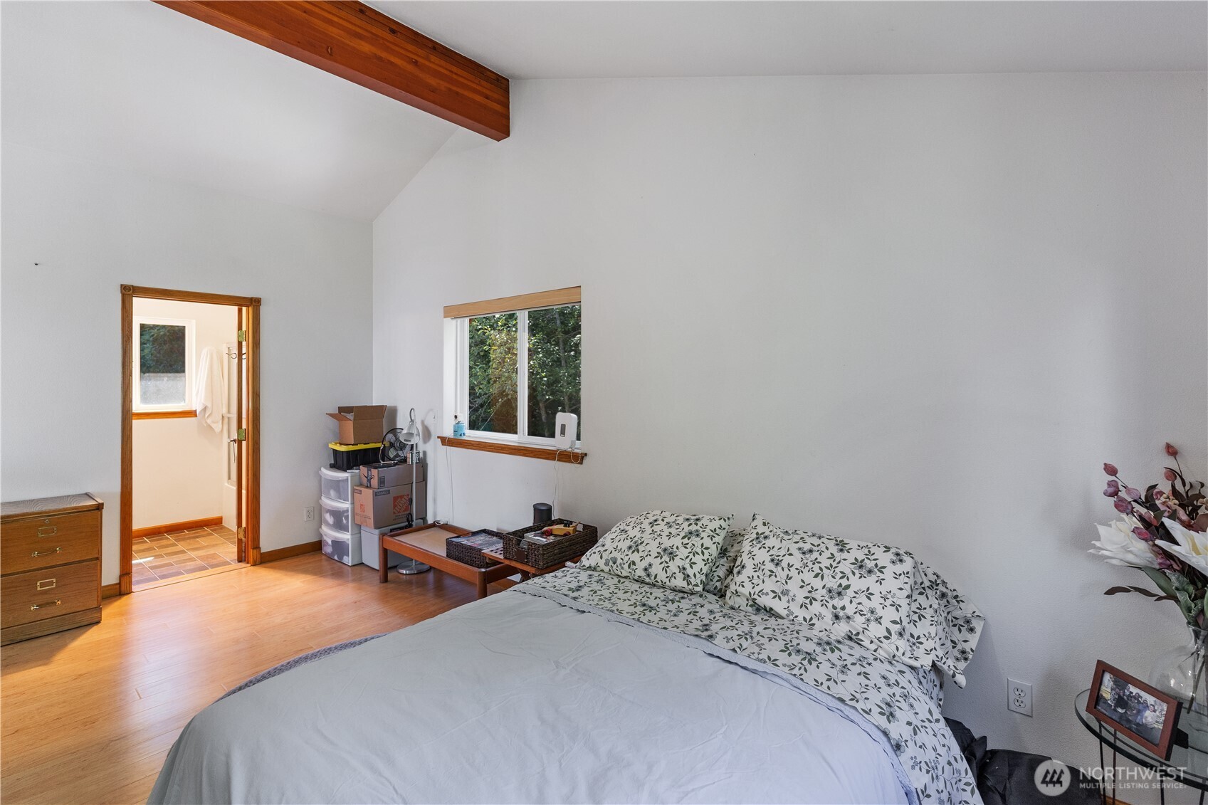 304698 Highway 101 Property Photo 18