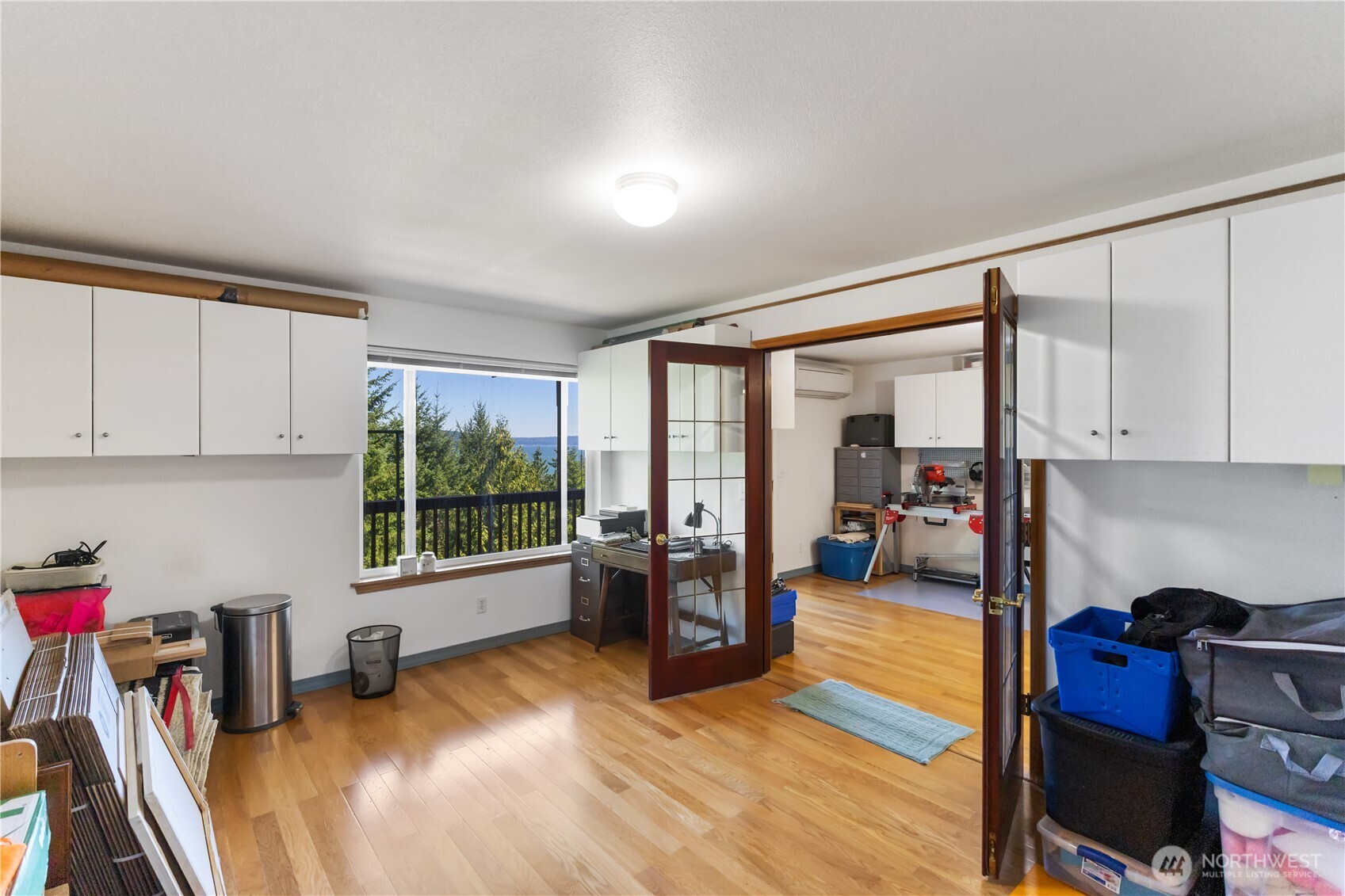 304698 Highway 101 Property Photo 29