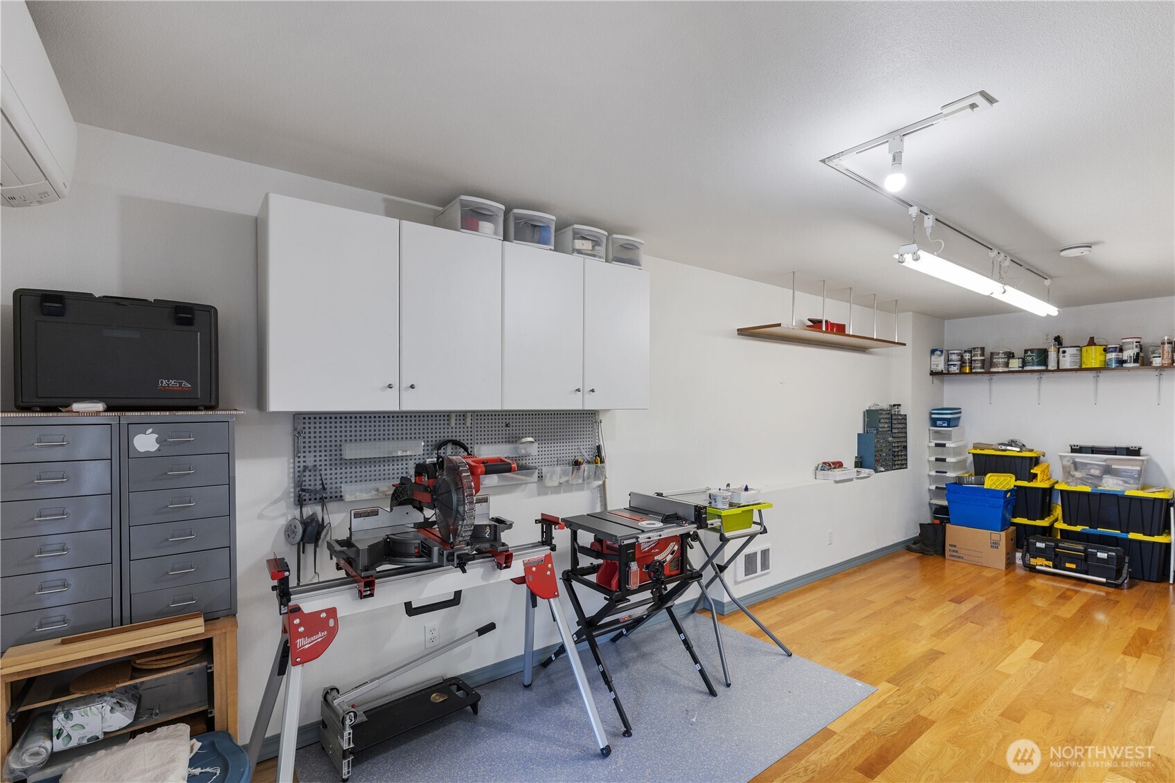 304698 Highway 101 Property Photo 30