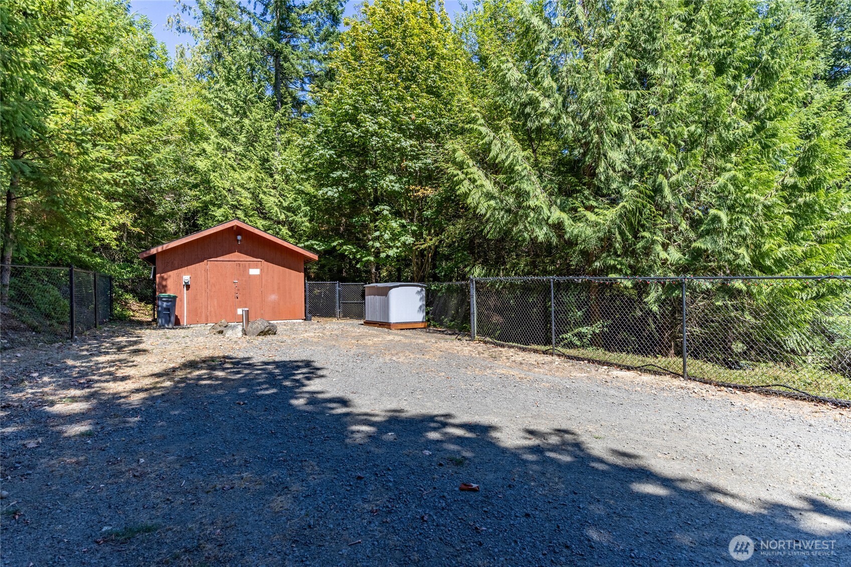 304698 Highway 101 Property Photo 33