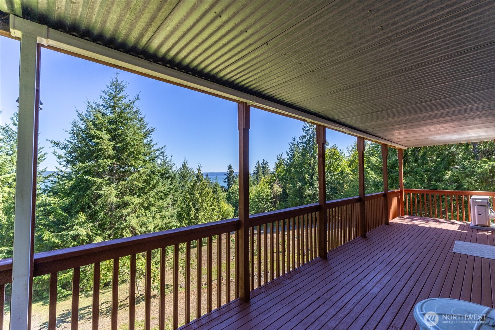 304698 Highway 101 Property Photo 35