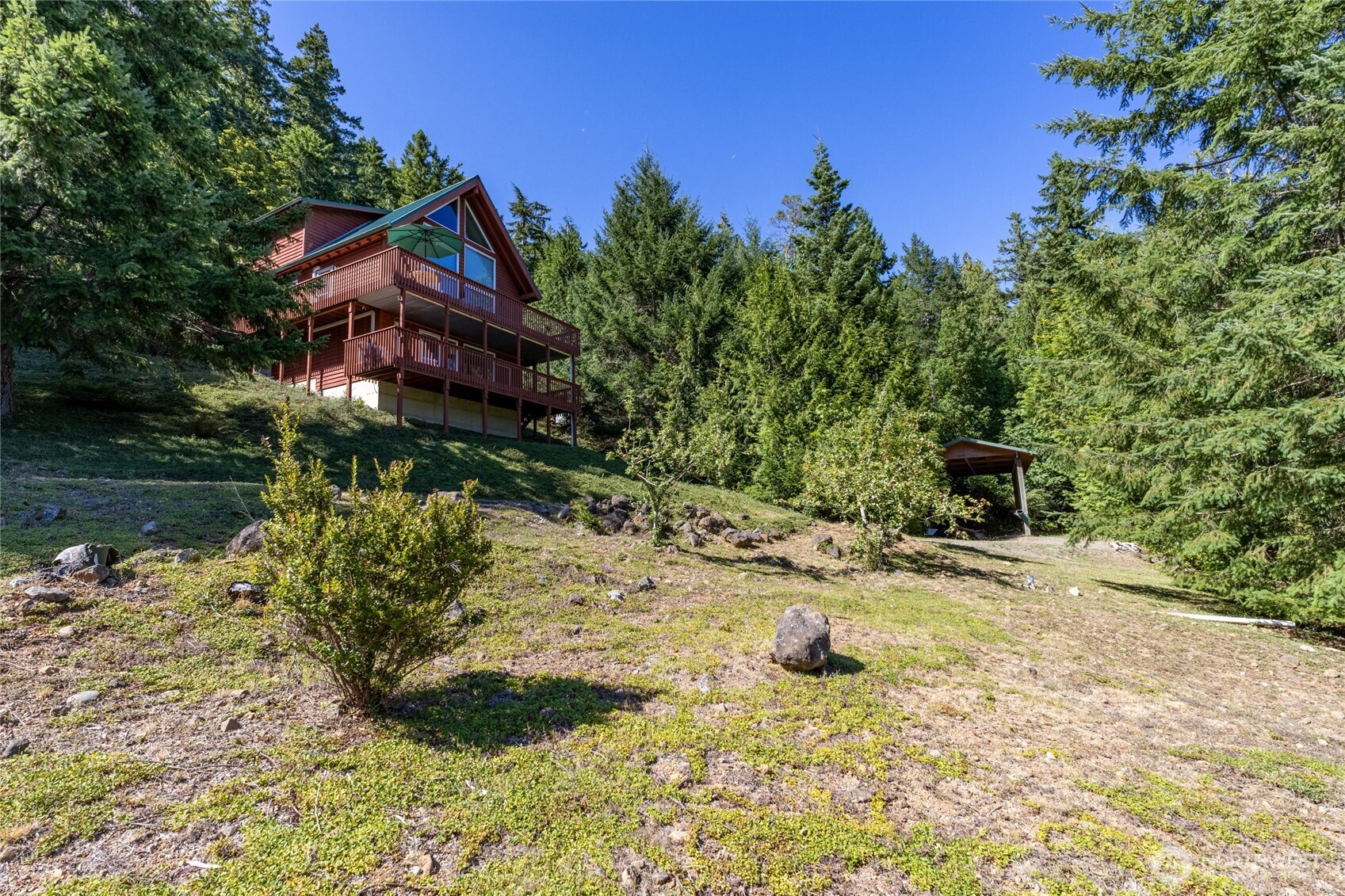 304698 Highway 101 Property Photo 38