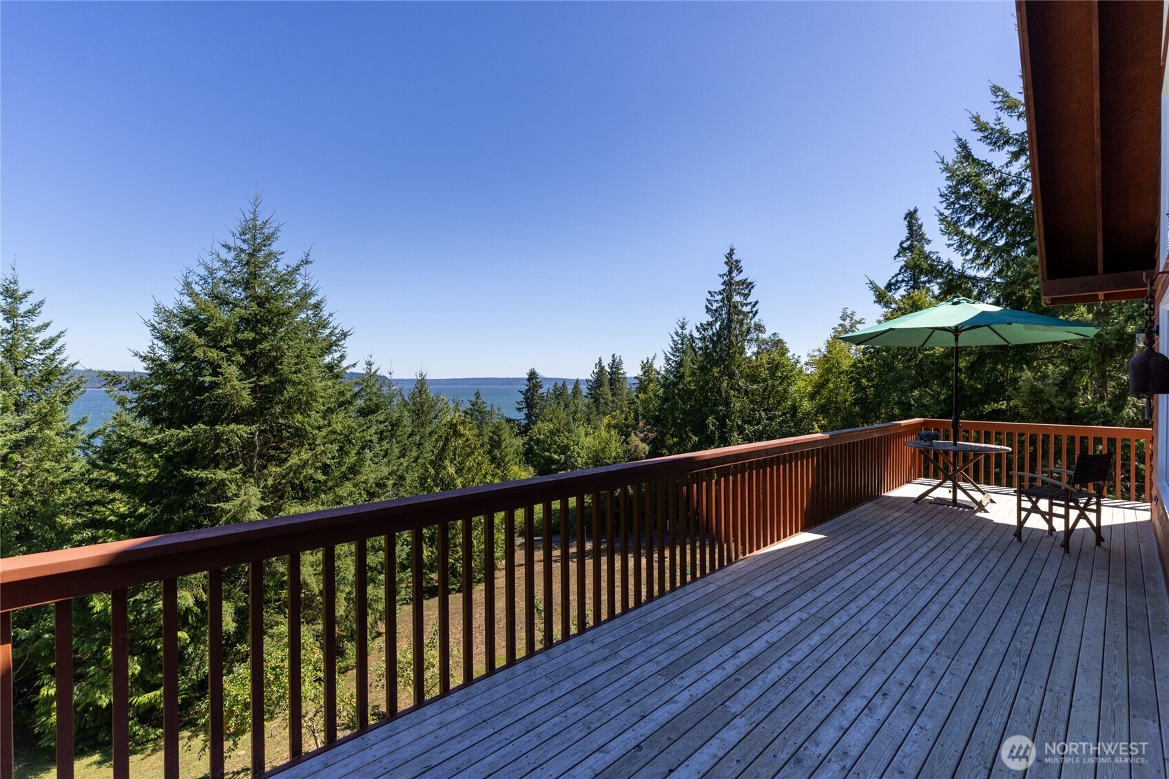 304698 Highway 101 Property Photo 39