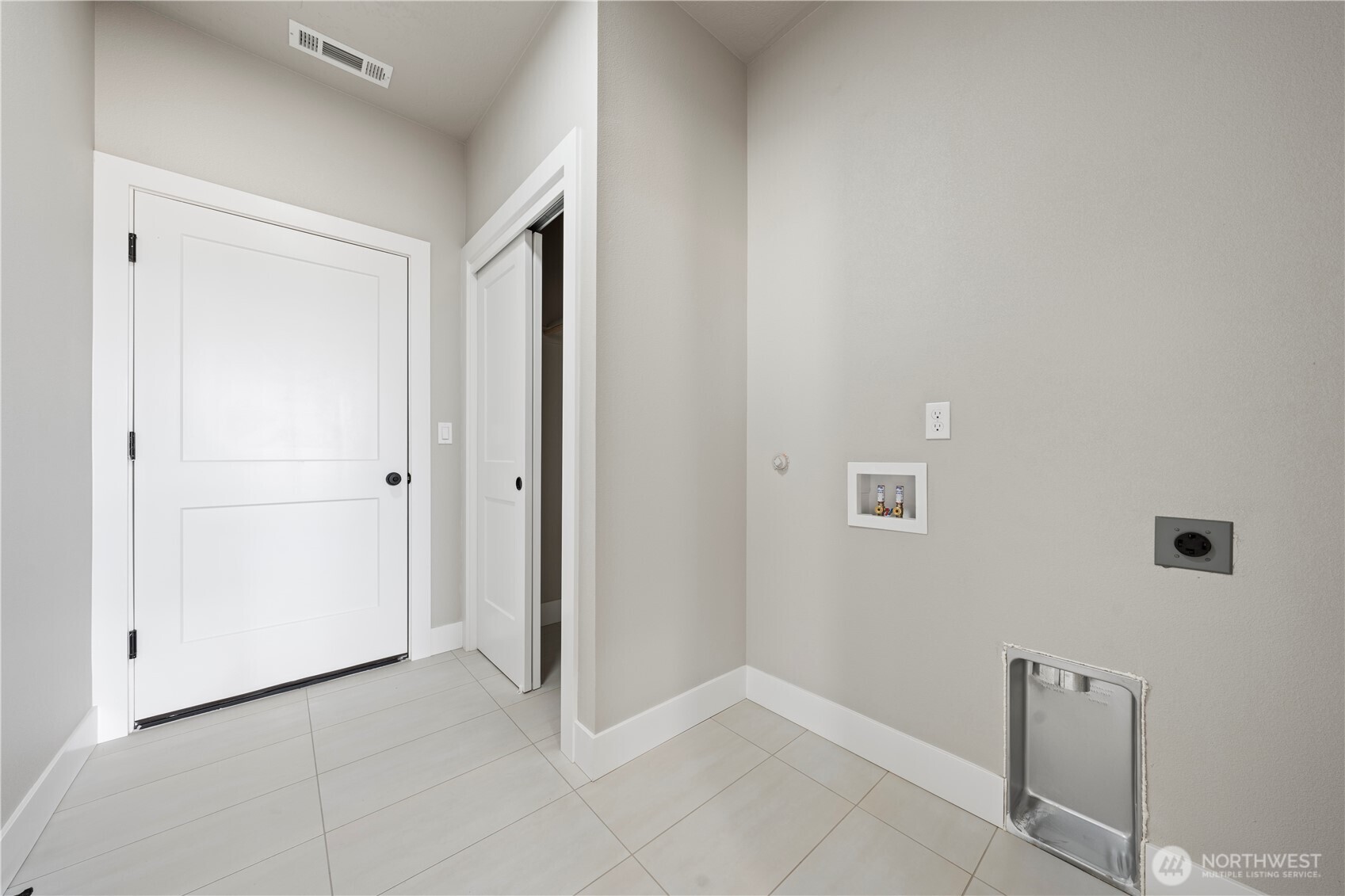 706 O Street Property Photo 2