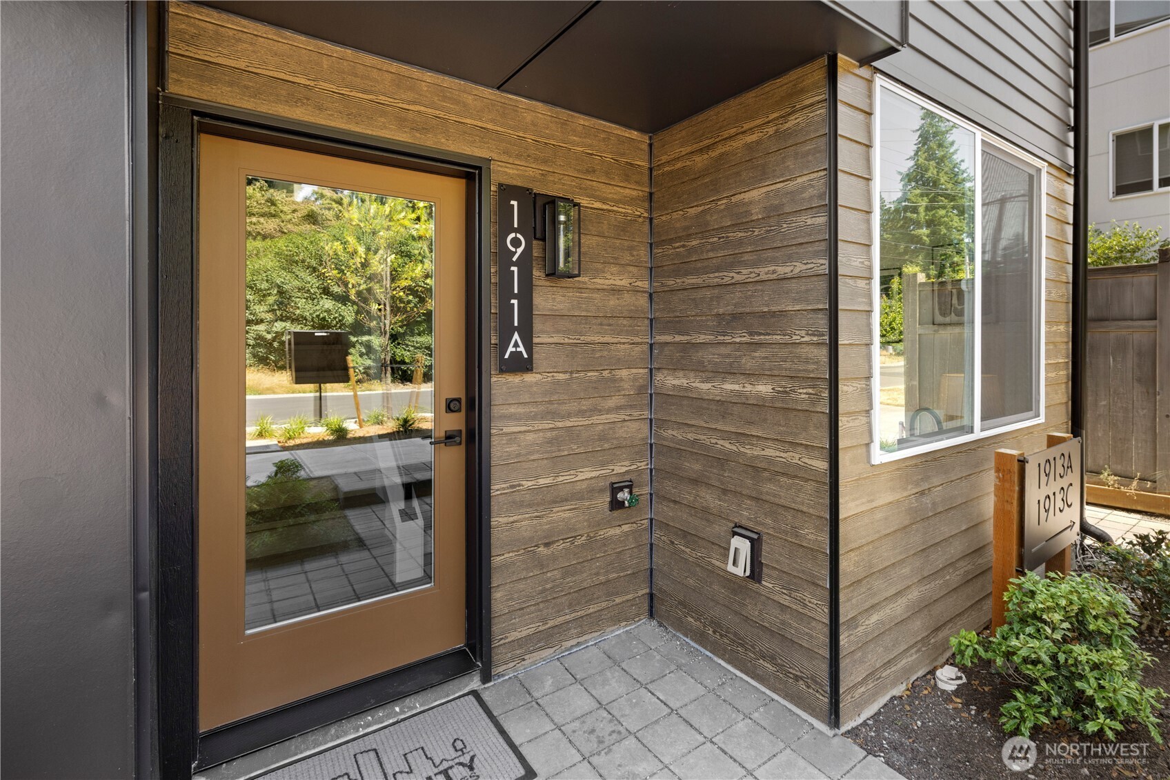 1911 A N 120th Street Property Photo 5