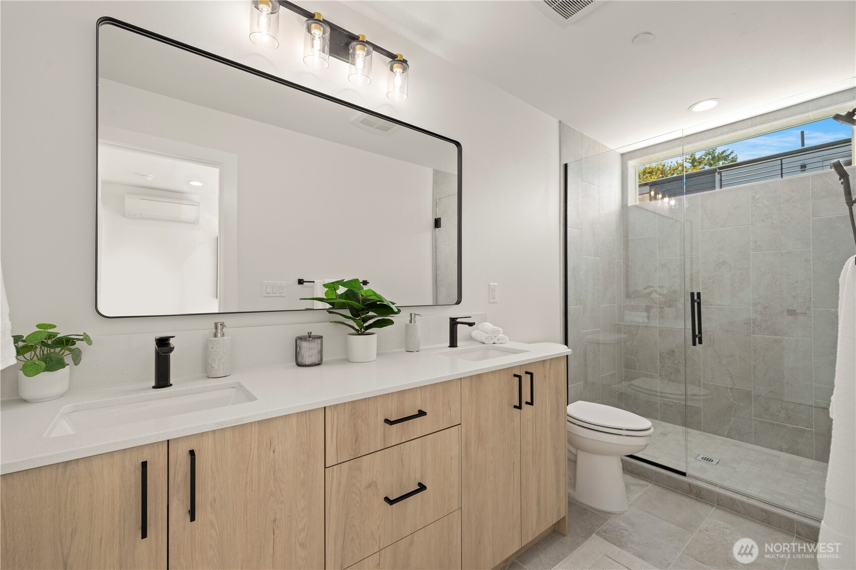 1911 A N 120th Street Property Photo 19