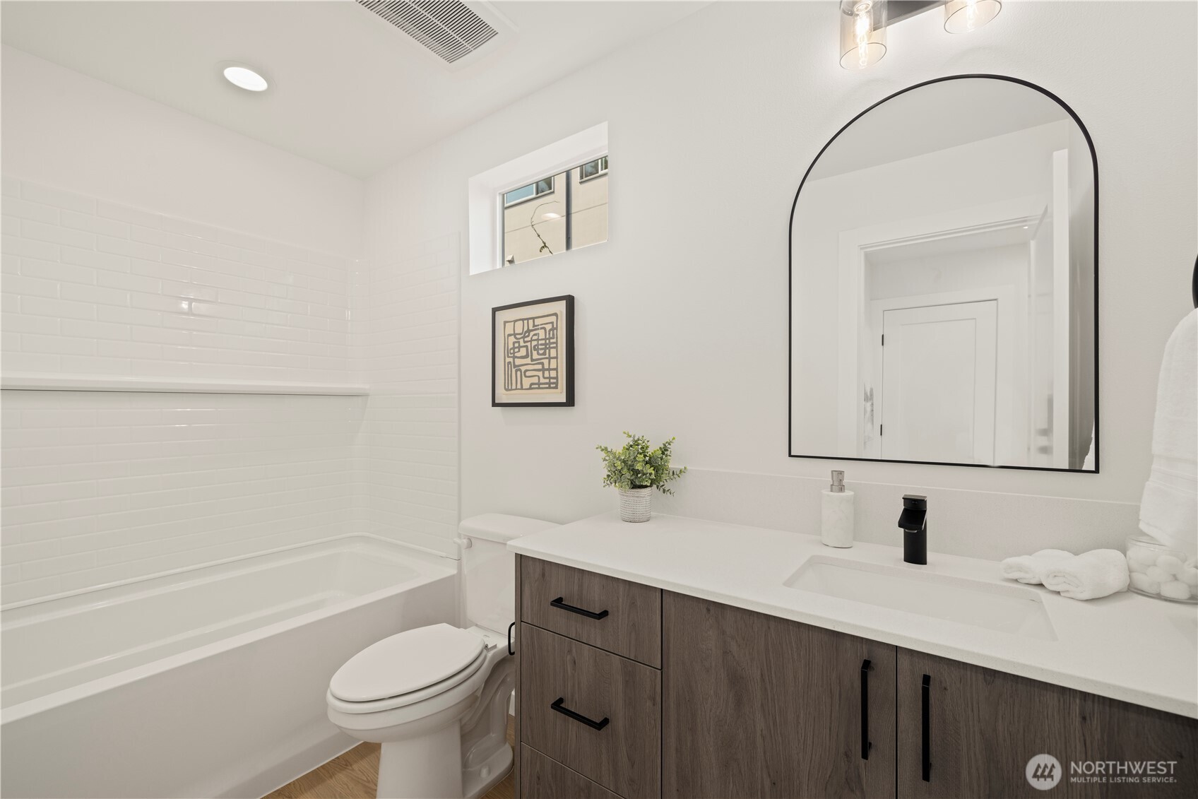 1911 A N 120th Street Property Photo 24