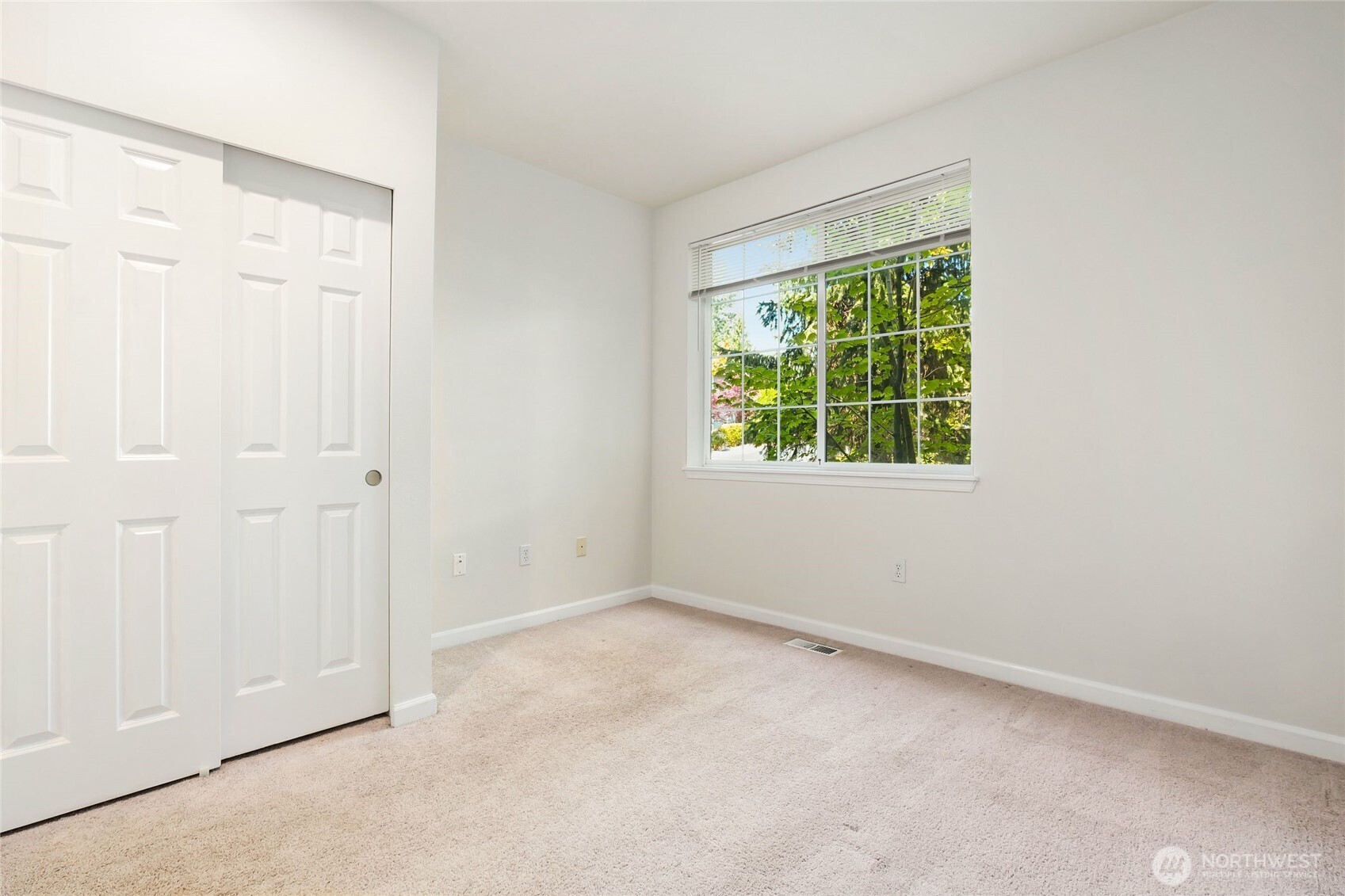18606 Ne 57th Street Property Photo 17