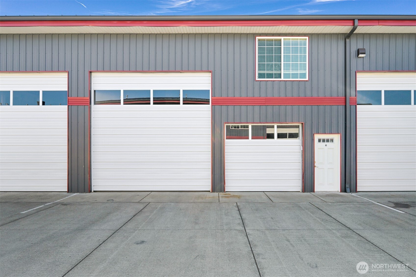 1957 Baltic Way E108 Property Photo 3