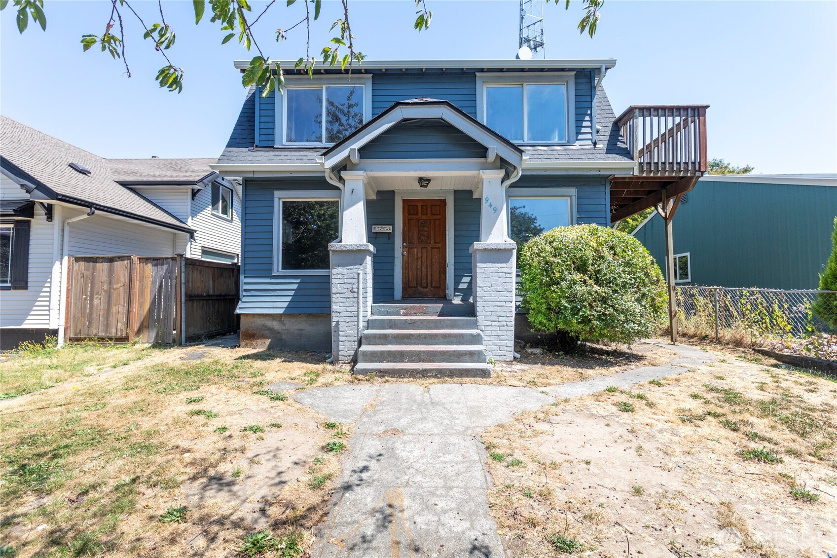 949 S Ridgewood Avenue Property Photo 1