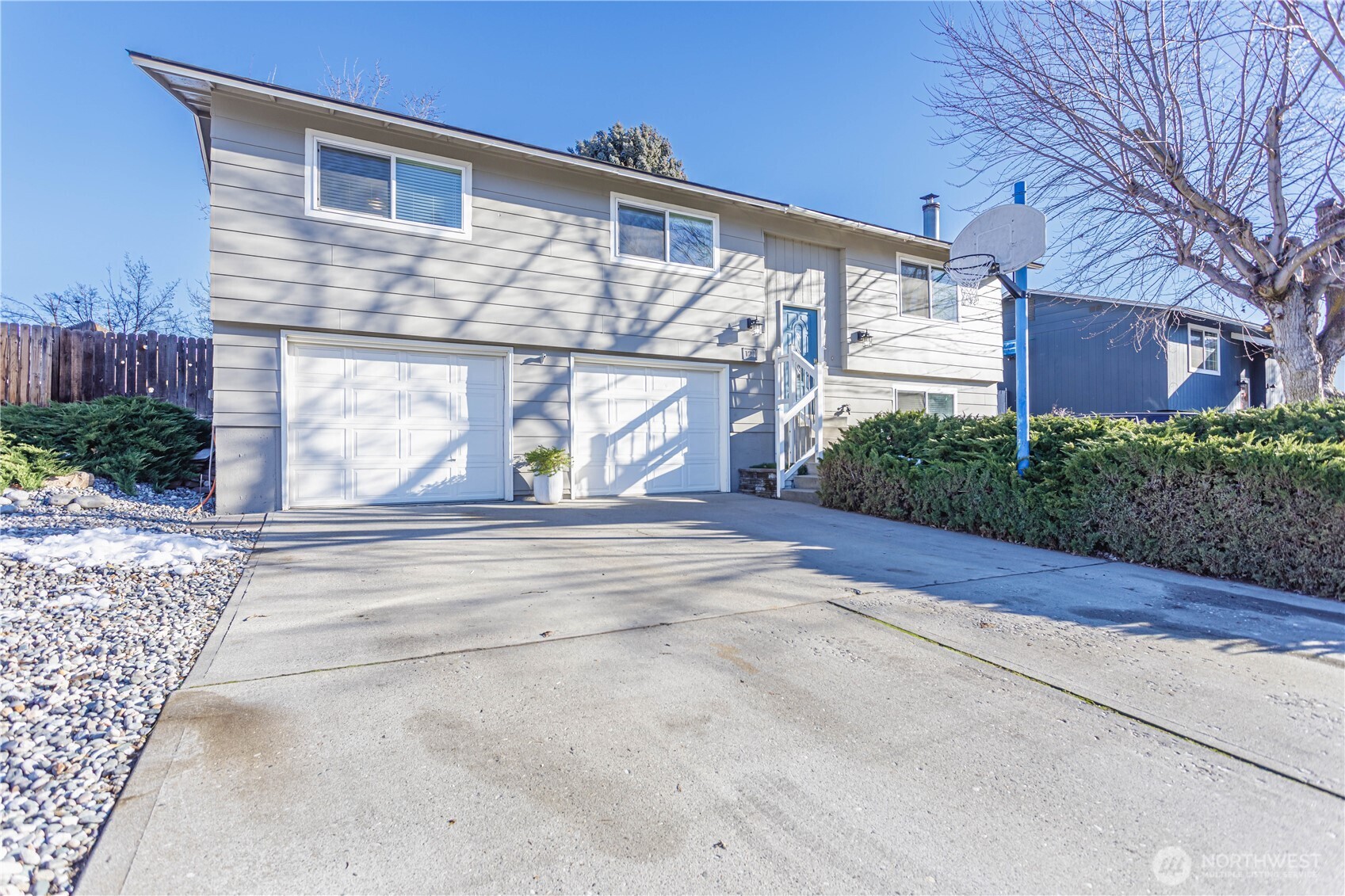 121 Ridgemont Drive Property Photo 1
