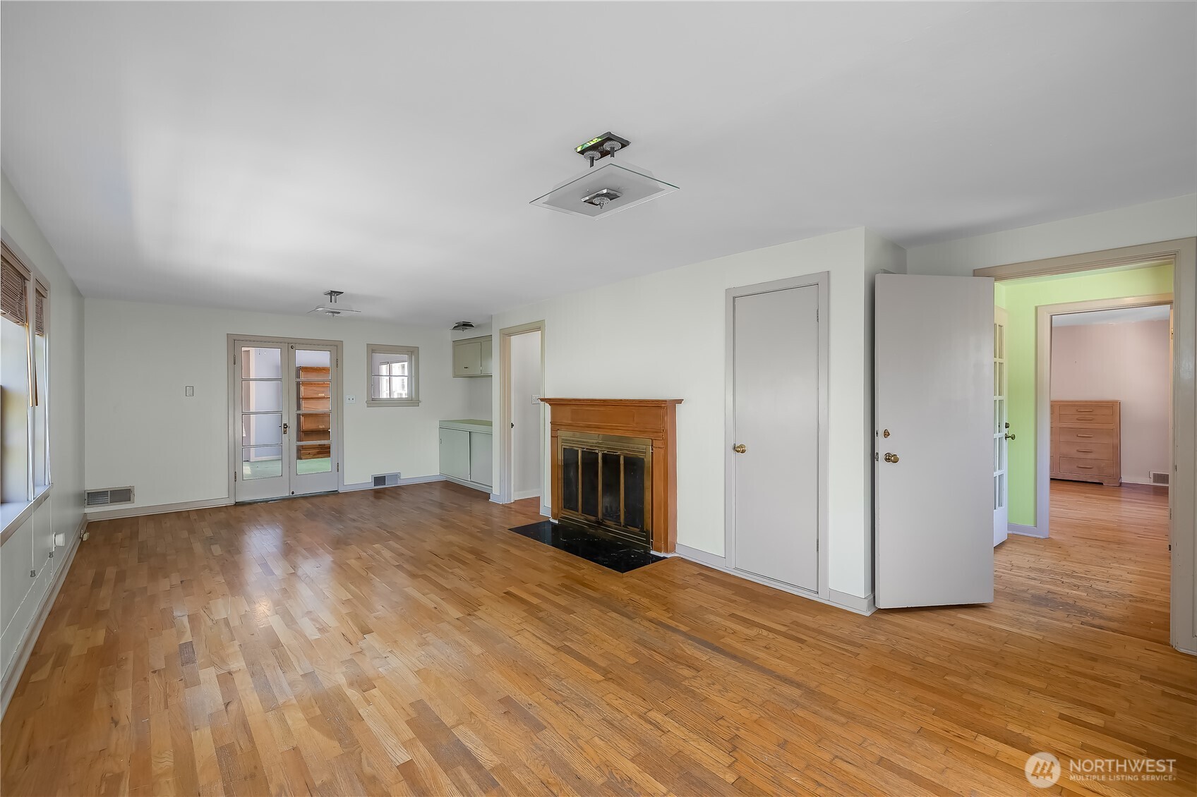 311 19th Avenue Property Photo 4