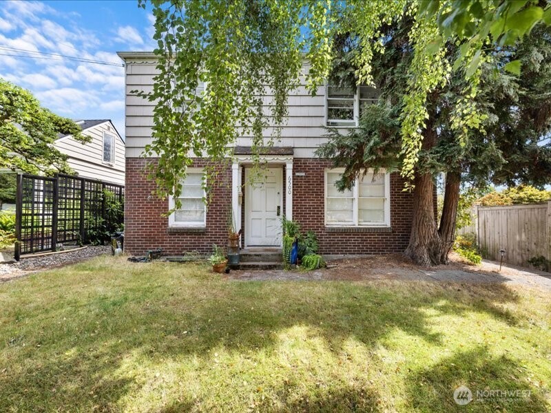 1902 Ne 65th Street Property Photo 1