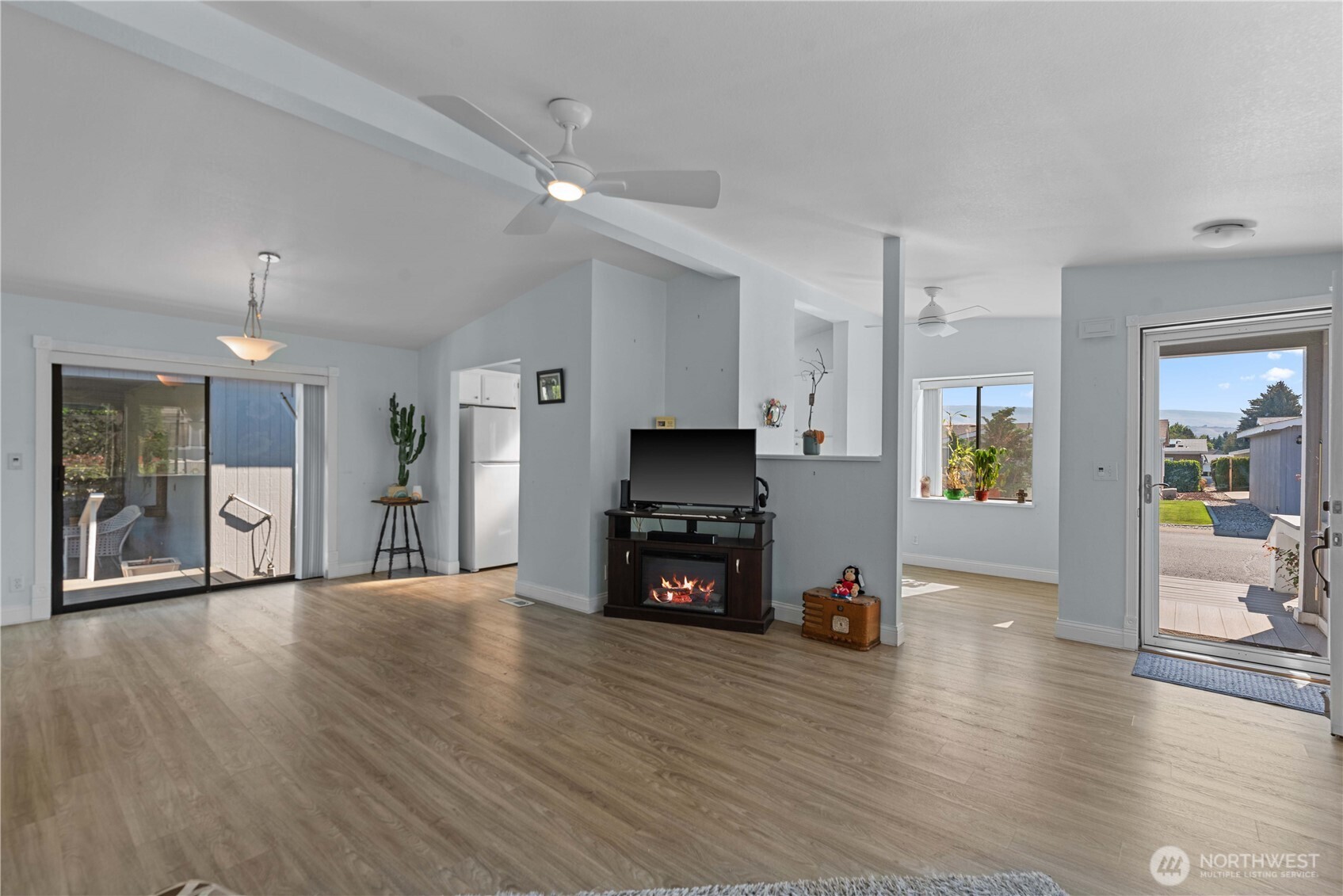 1306 Glacier Place 68 Property Photo 5