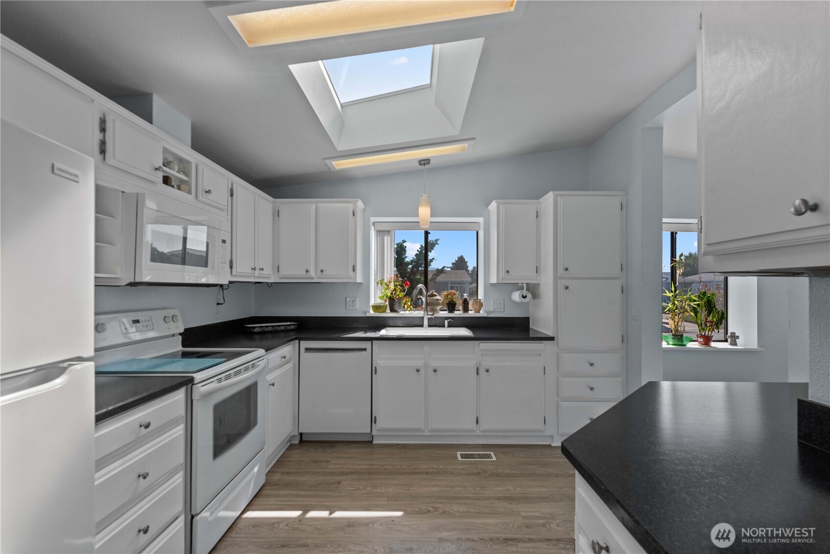 1306 Glacier Place 68 Property Photo 10