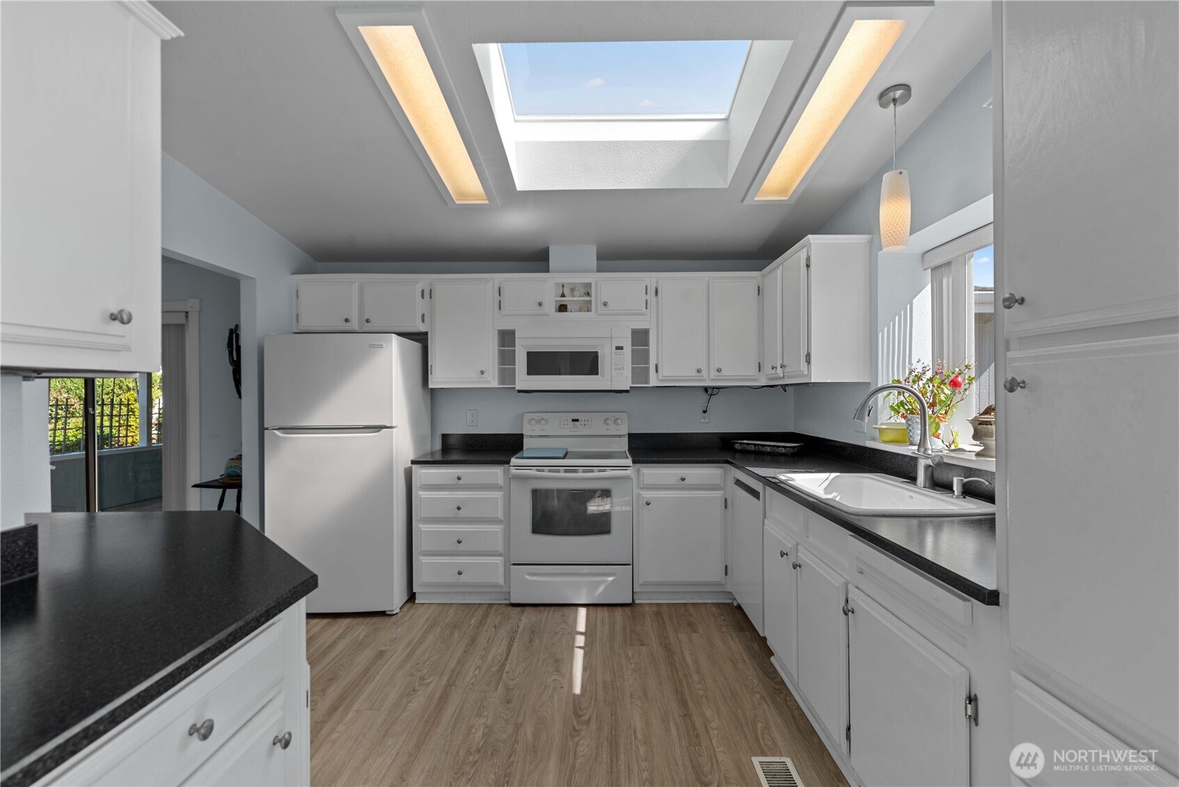 1306 Glacier Place 68 Property Photo 12