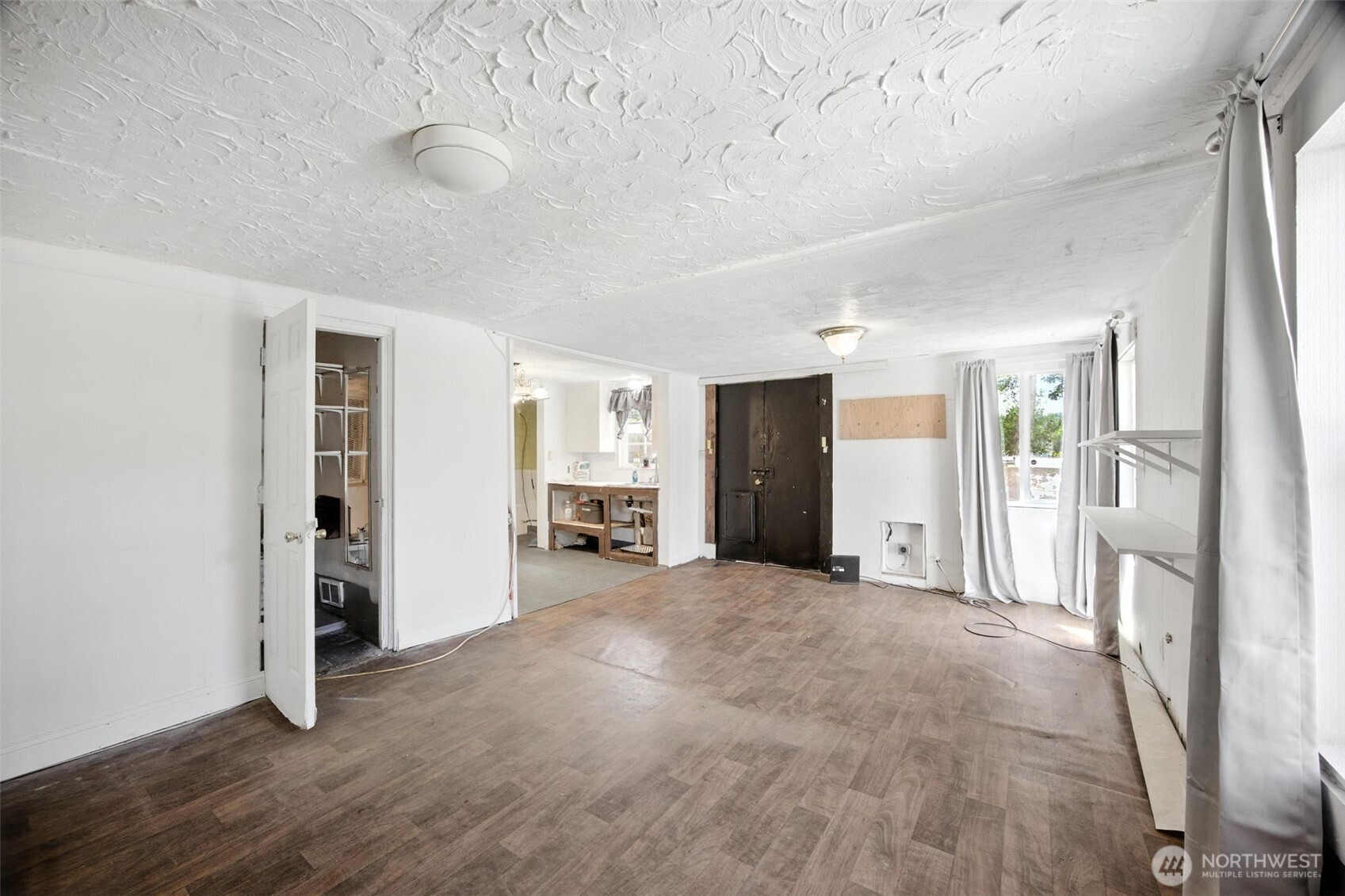 618 N 3rd Avenue Property Photo 8