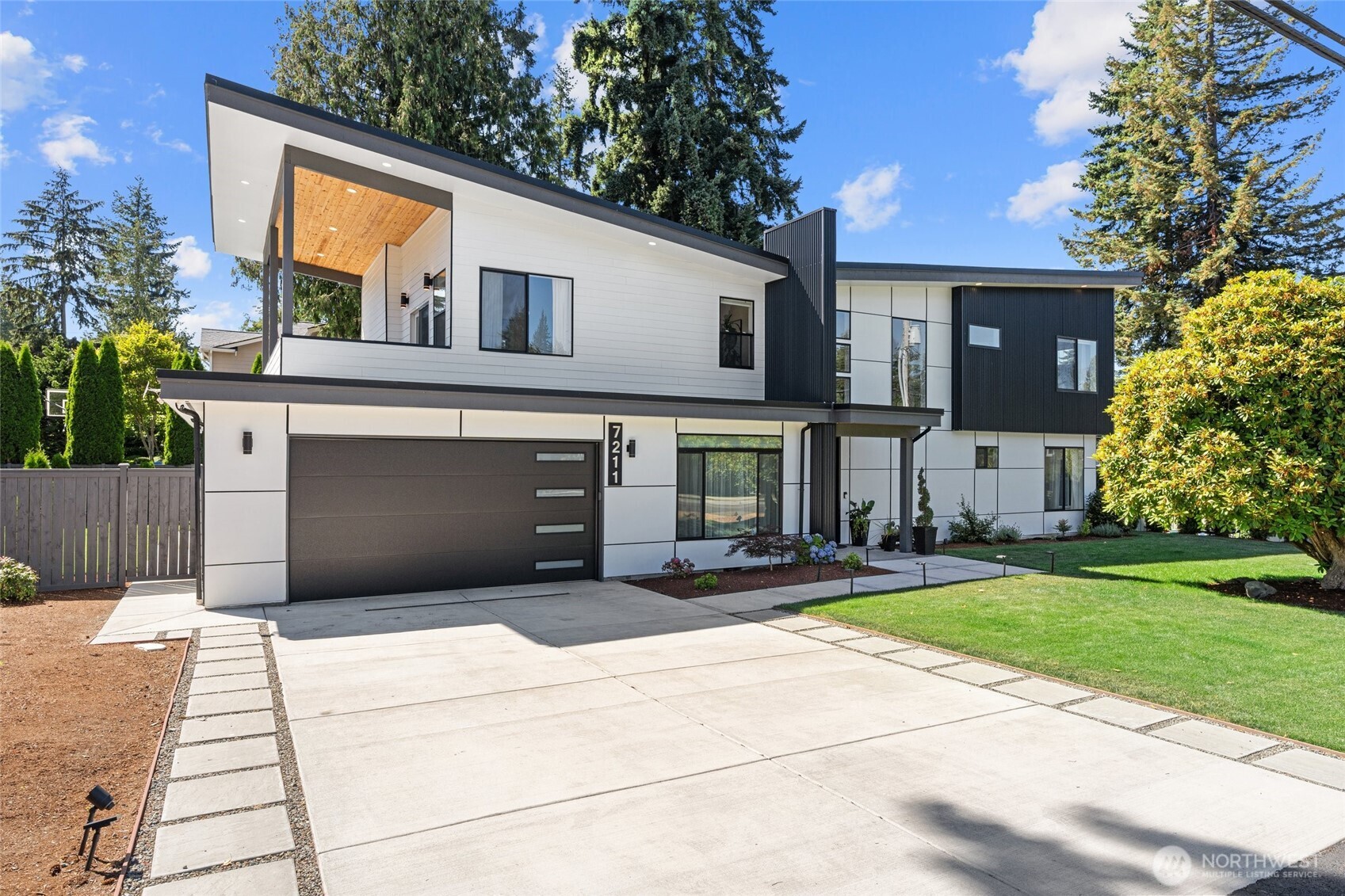 7211 126th Avenue Property Photo 1