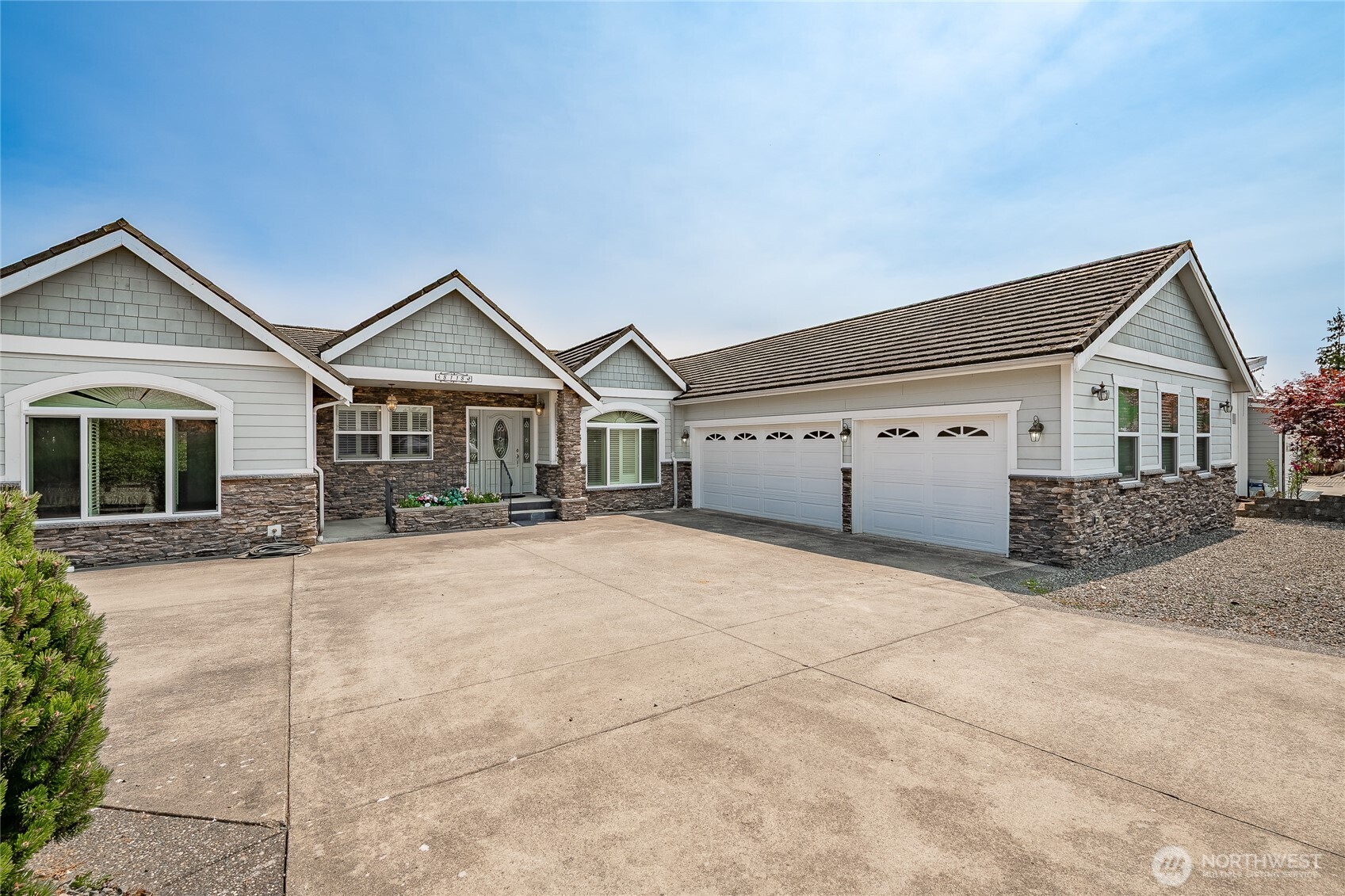 8118 Comox Road Property Photo 1