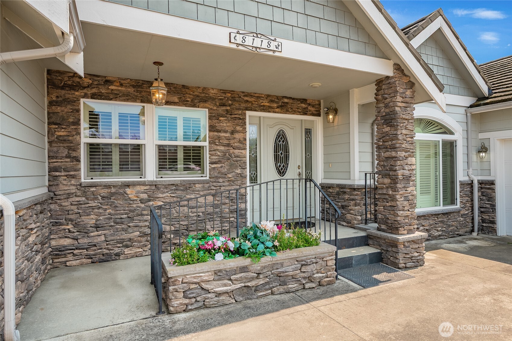 8118 Comox Road Property Photo 5