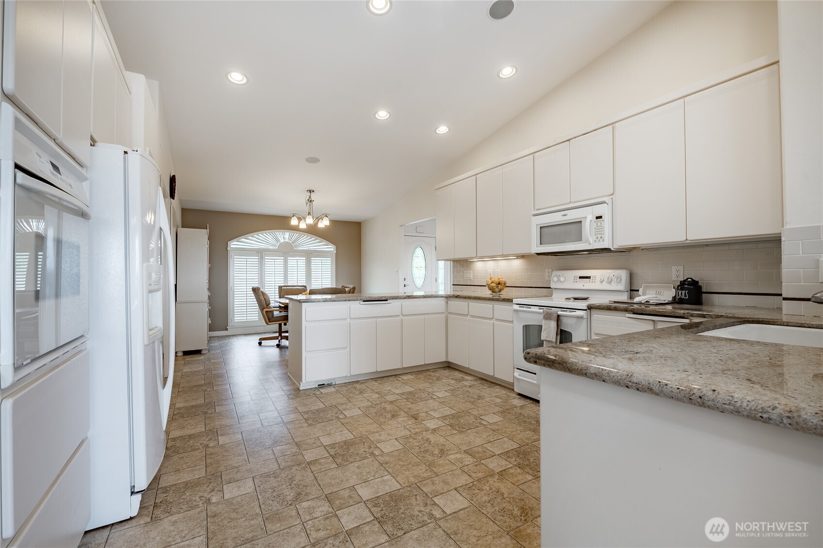 8118 Comox Road Property Photo 13