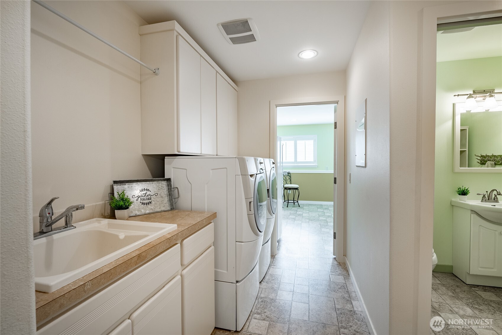 8118 Comox Road Property Photo 14