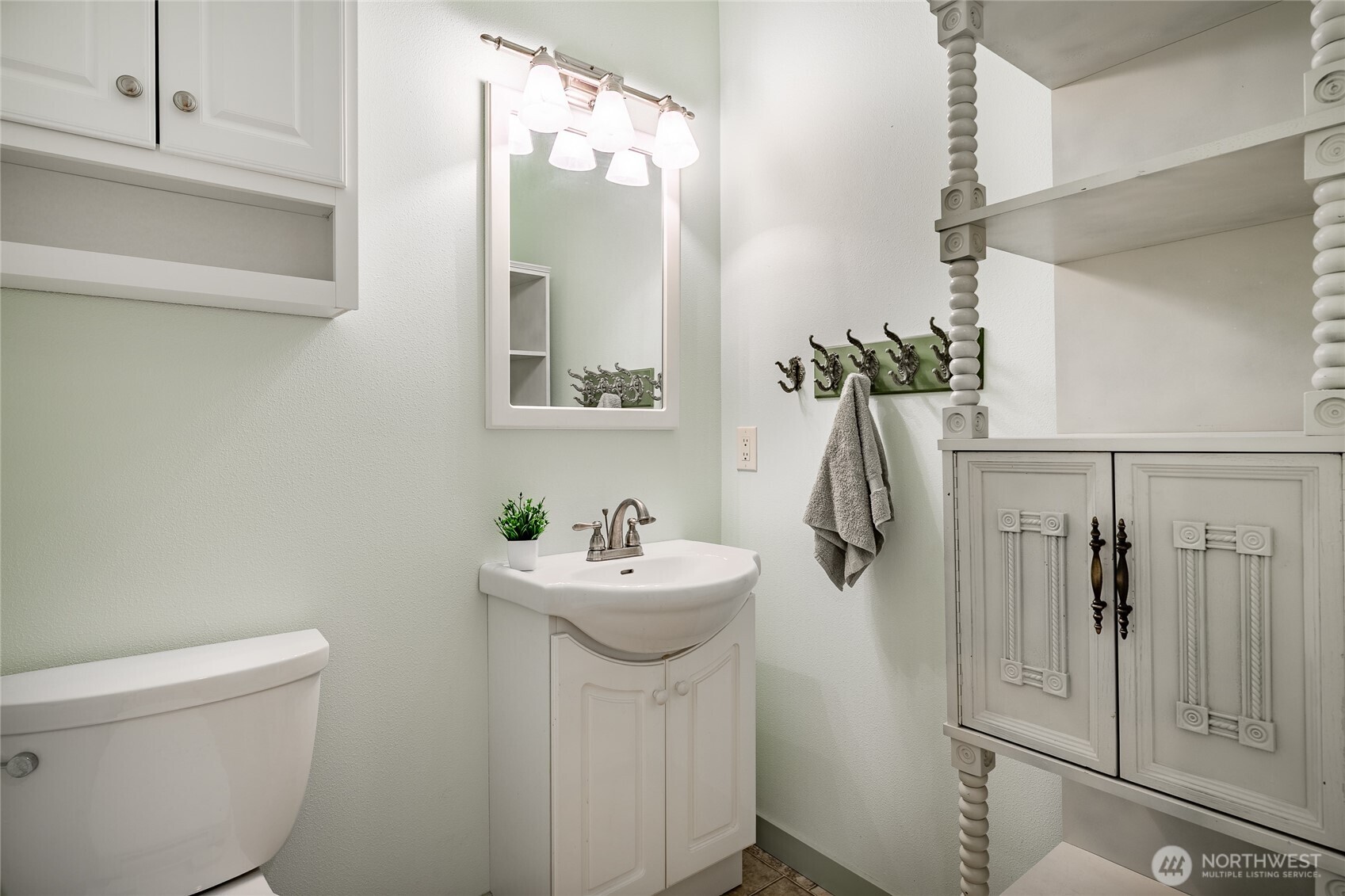 8118 Comox Road Property Photo 15